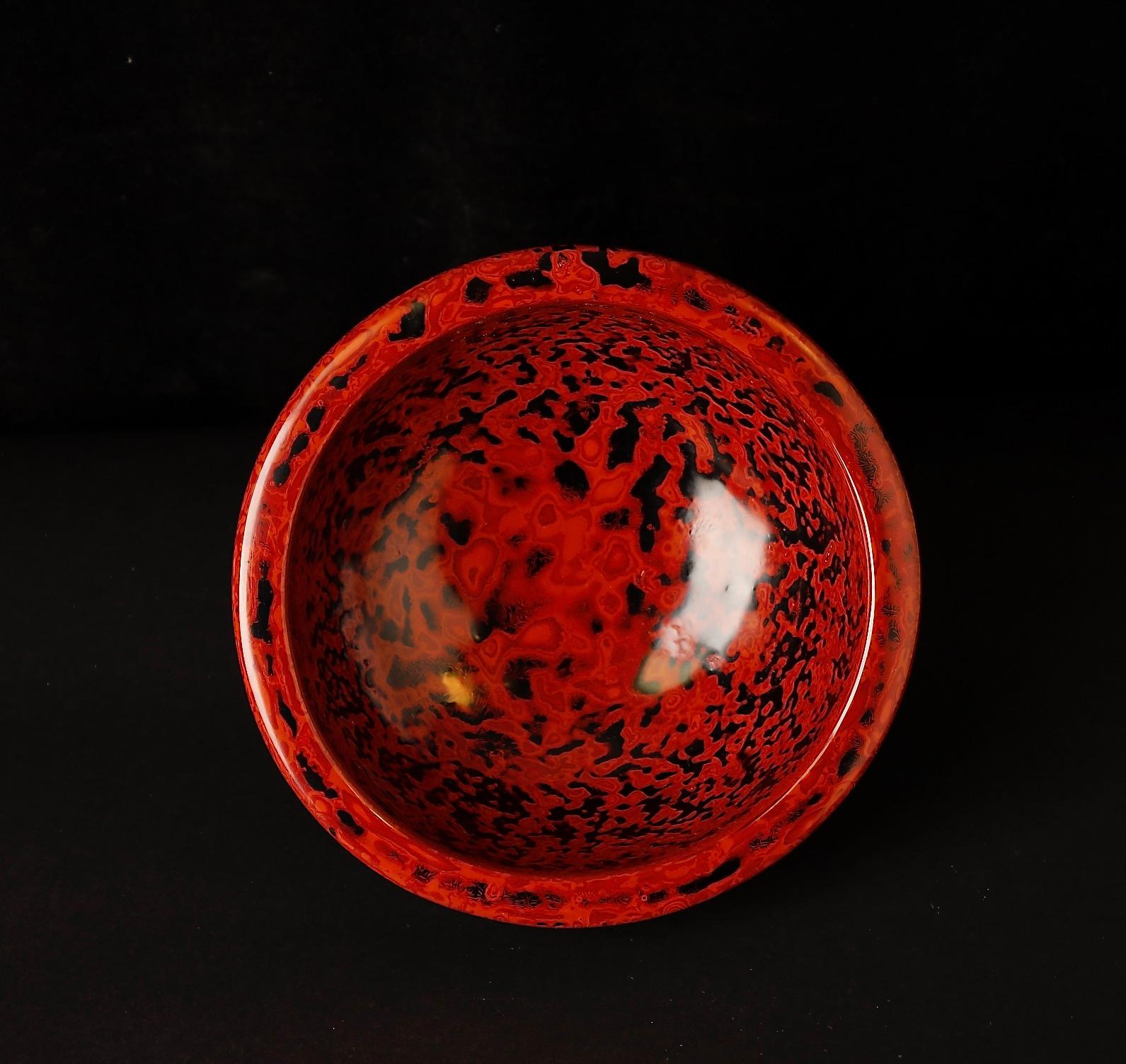 Beautiful Kanshitsu Bachi Lacquered Worker Bowl – Showa Period (20th Century) wi For Sale 4