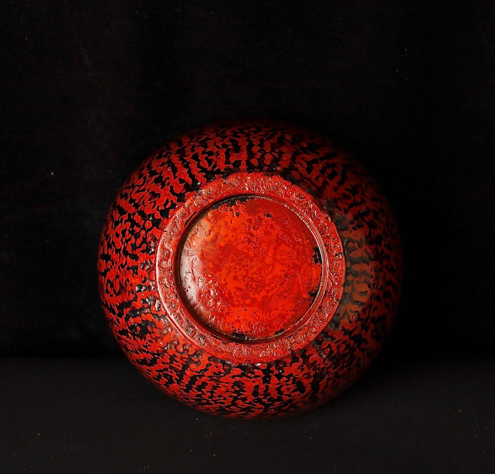 Beautiful Kanshitsu Bachi Lacquered Worker Bowl – Showa Period (20th Century) wi For Sale 5