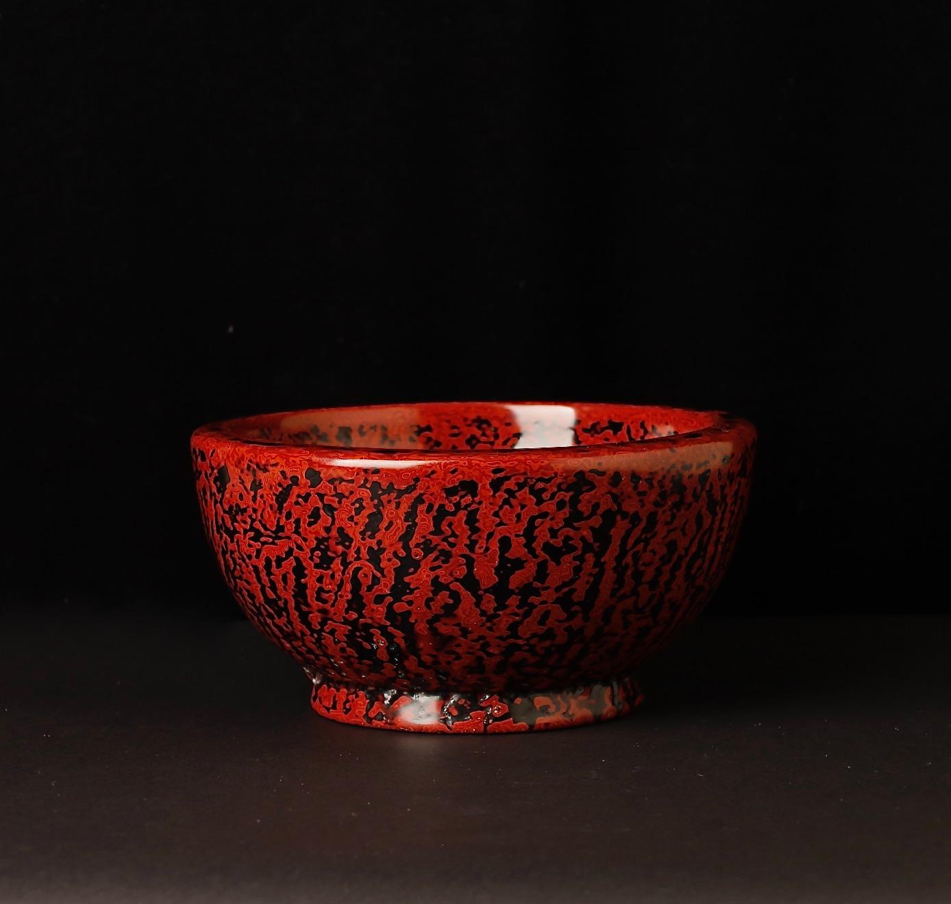 Hand-Crafted Beautiful Kanshitsu Bachi Lacquered Worker Bowl – Showa Period (20th Century) wi For Sale