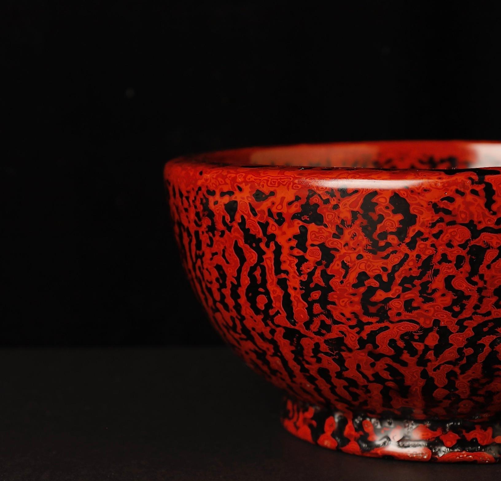 Beautiful Kanshitsu Bachi Lacquered Worker Bowl – Showa Period (20th Century) wi For Sale 1