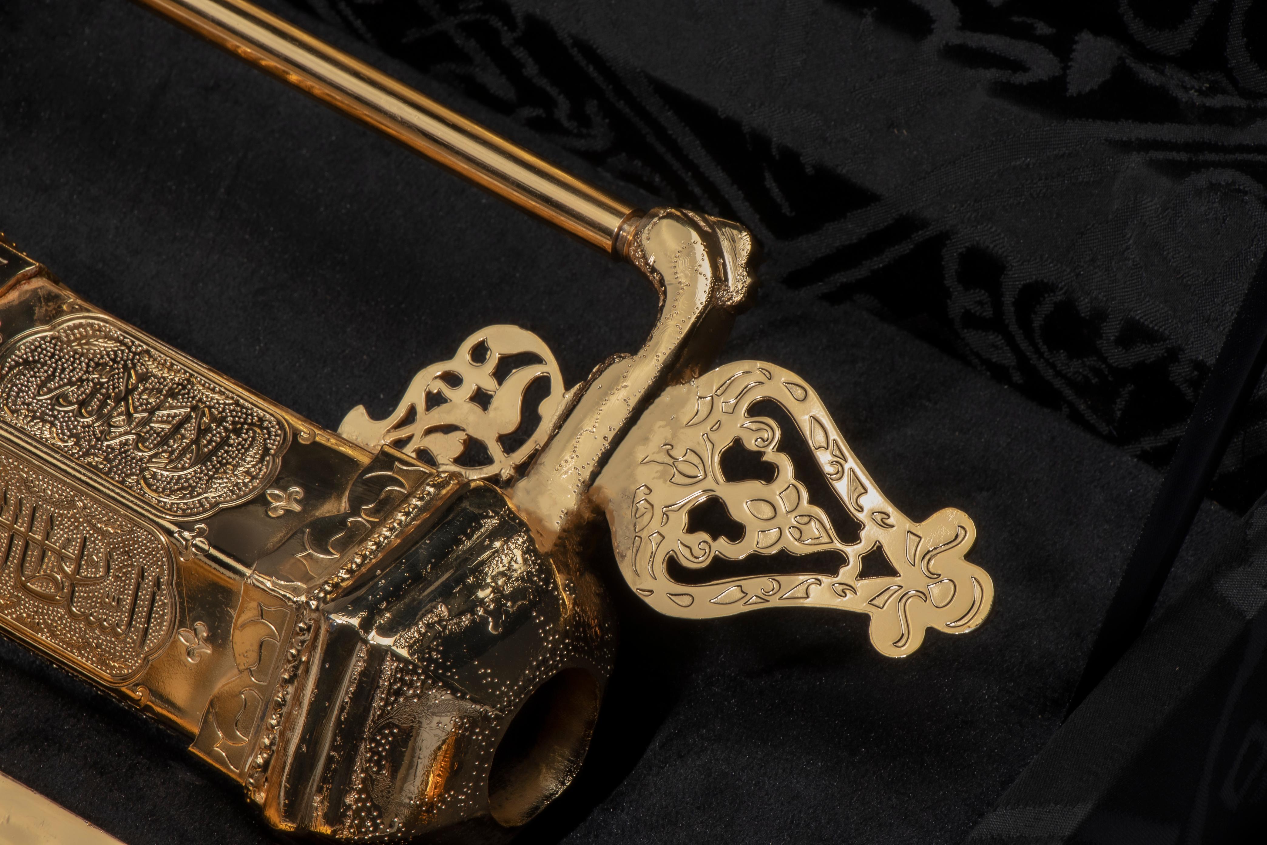 beautiful key and lock of the Holy Kaaba ottoman Islamic of Sultan Ibrahim & box For Sale 7