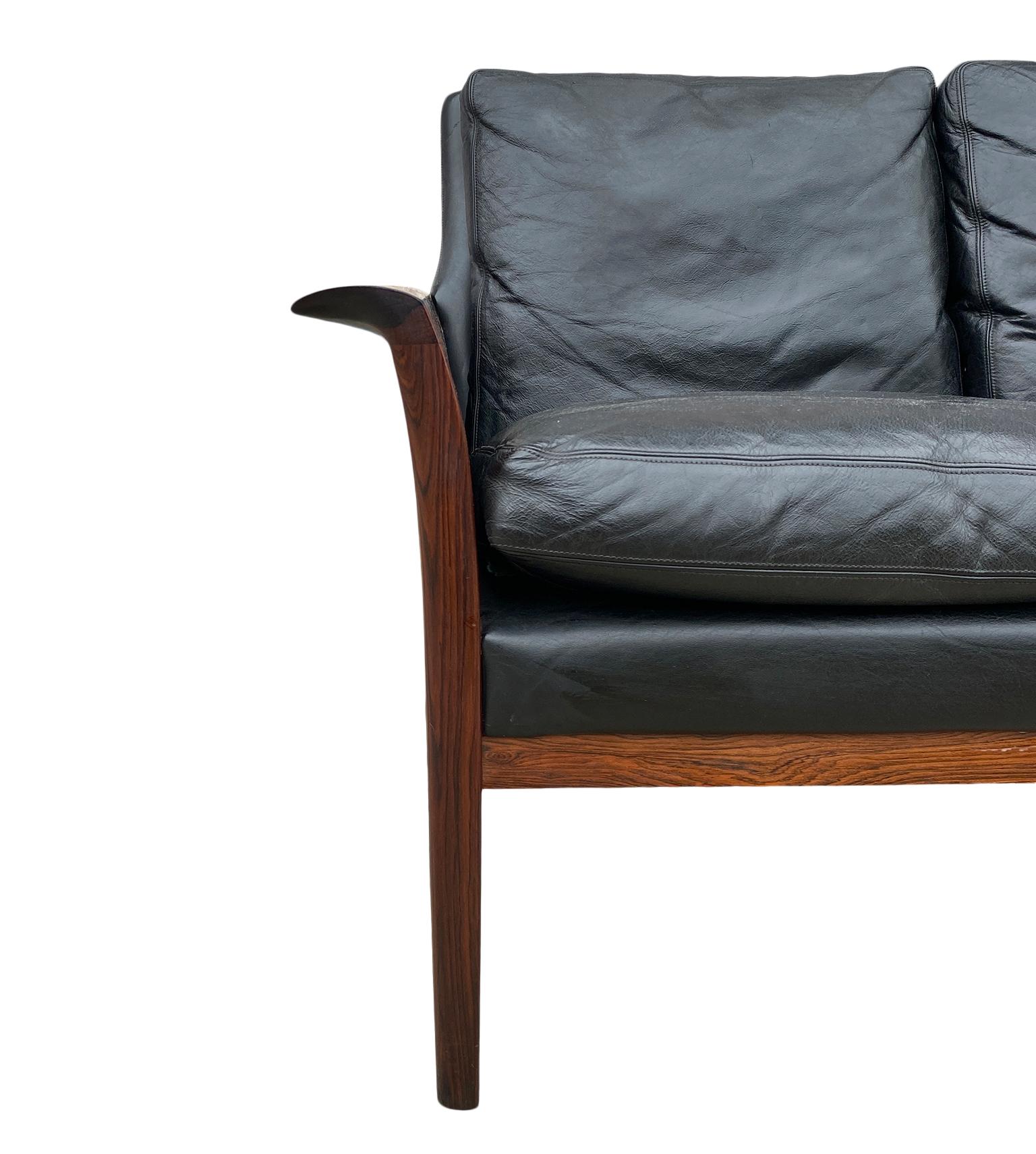 Beautiful Knut Saeter for Vatne Mobler Black Leather and Rosewood Sofa In Good Condition In BROOKLYN, NY