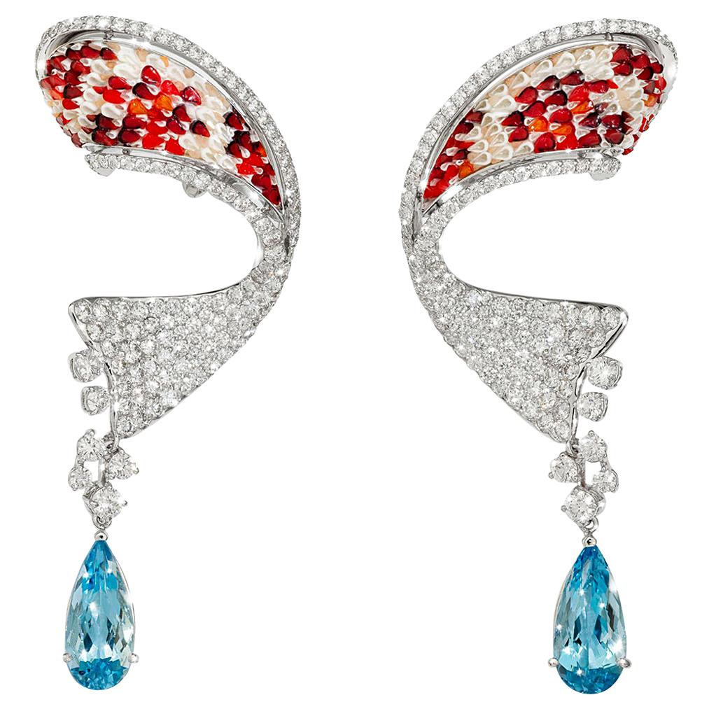 Boucles d'oreilles élégantes en or blanc, diamants blancs, aigue-marine et micro-mosaïque décorée à la main