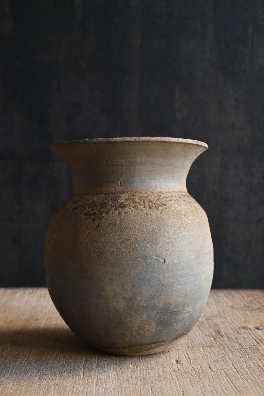 18th Century and Earlier Beautiful Korean antique earthenware/gray excavated flower vase For Sale