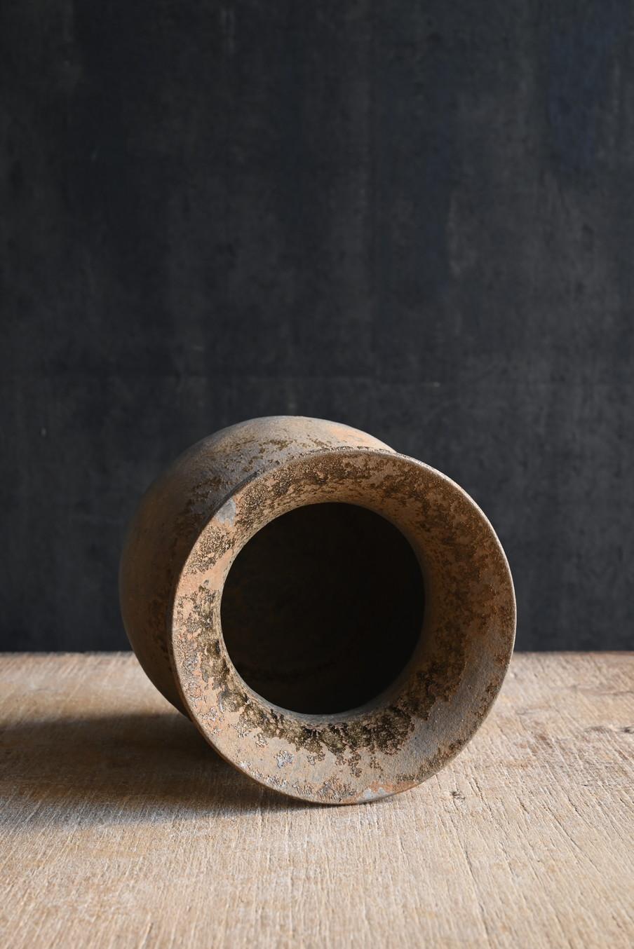 Beautiful Korean antique earthenware/gray excavated flower vase For Sale 1