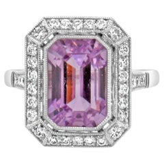 Precioso Anillo de Compromiso de Kunzita y Diamantes en Platino