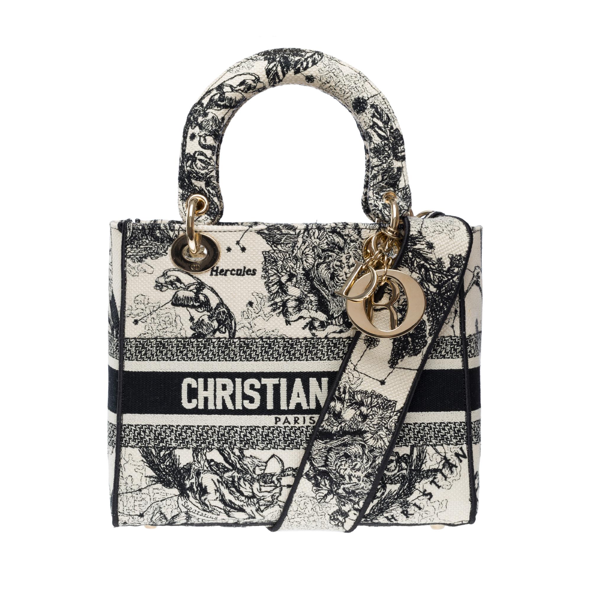 Beautiful Lady Dior MM D-Lite in Black Toile de Jouy Reverse motif, PHW In Excellent Condition For Sale In Paris, IDF