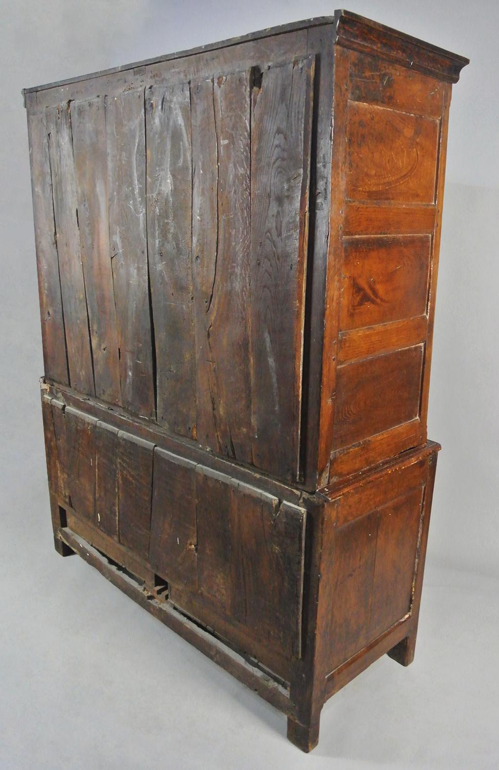 Beautiful Large 17th Century Yew, Oak and Fruitwood Press Cupboard / Wardrobe For Sale 5