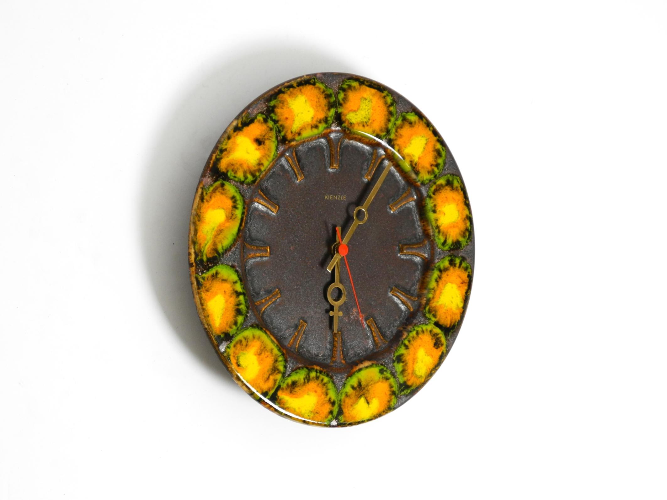 Precioso gran reloj de pared de cerámica Fat Lava de los años 60, de Kienzle Moderno de mediados de siglo en venta