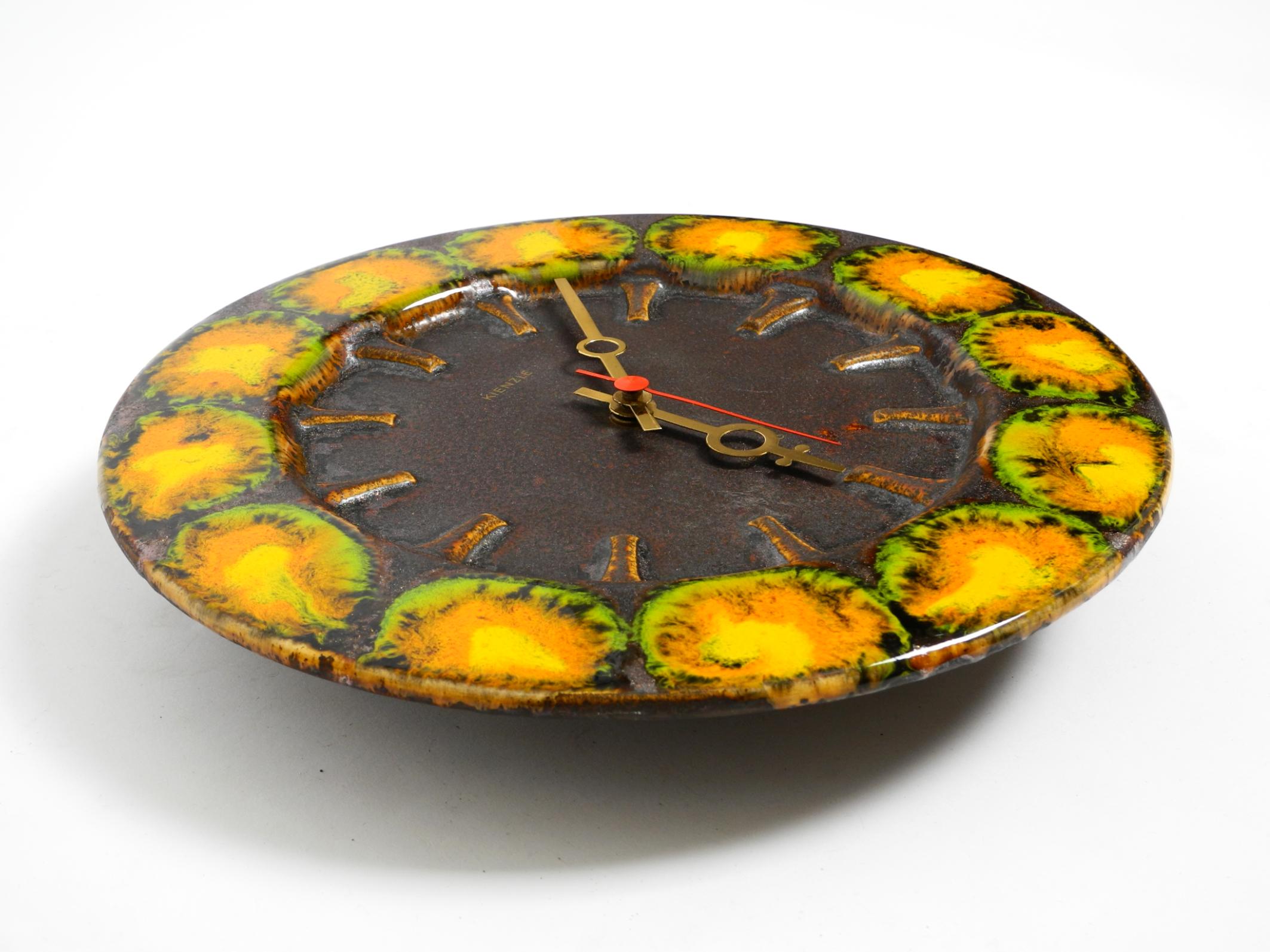 Precioso gran reloj de pared de cerámica Fat Lava de los años 60, de Kienzle mediados del siglo XX en venta