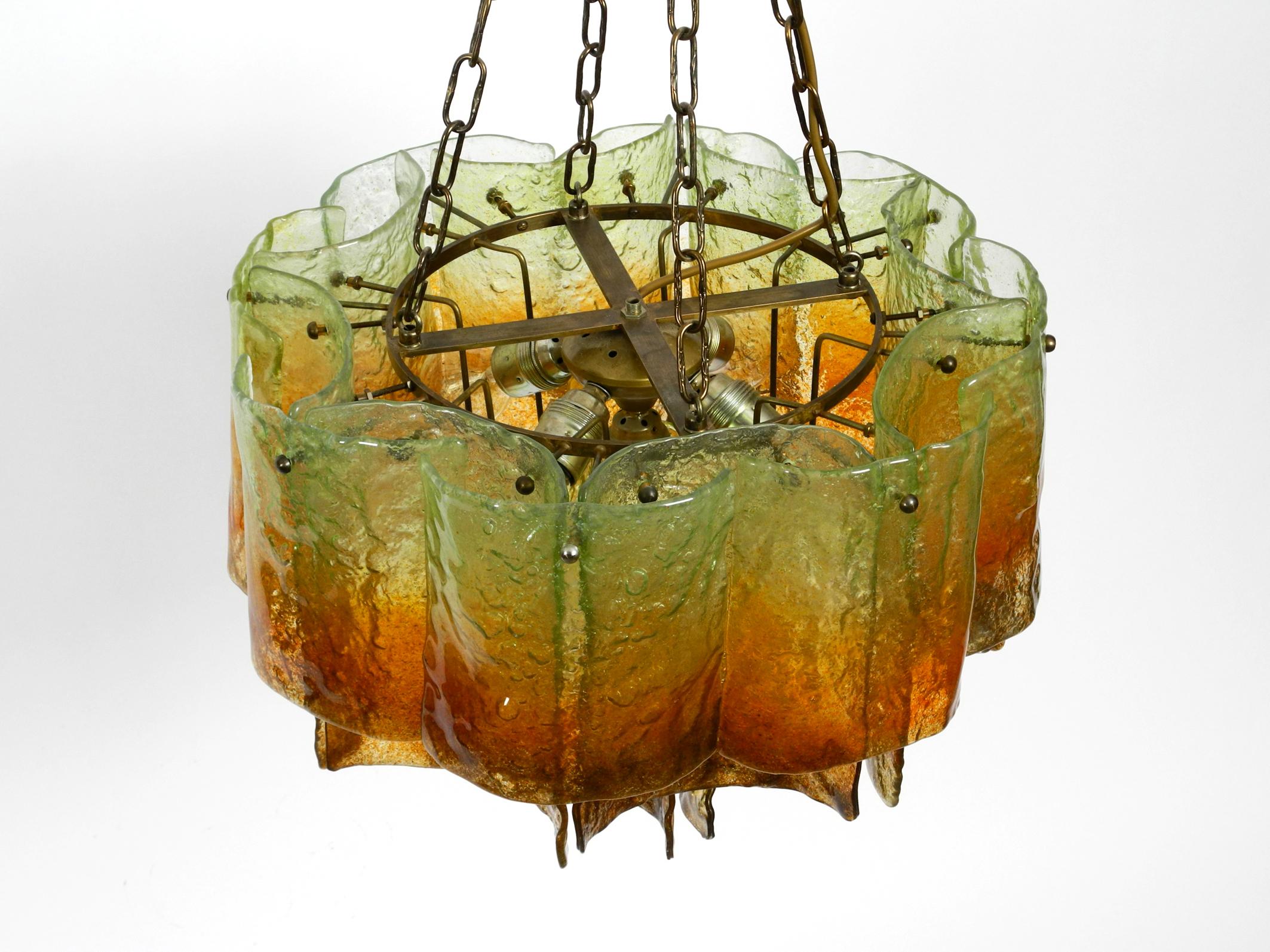 Mid-20th Century Beautiful Large 1960s Italian Murano Glass Chandelier For Sale