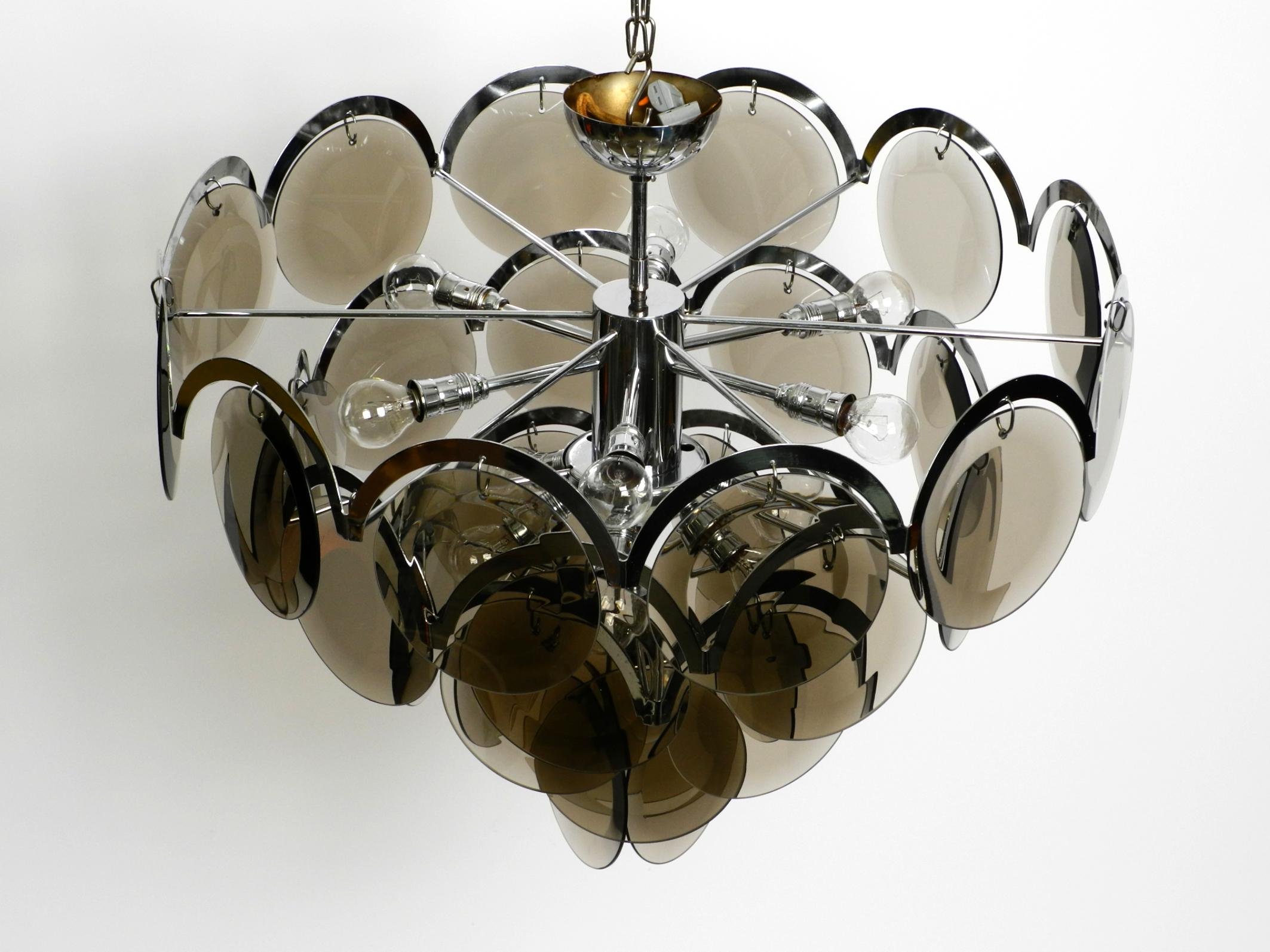 Space Age Beautiful large 1960s large chrome metal and glass disc ceiling chandelier For Sale