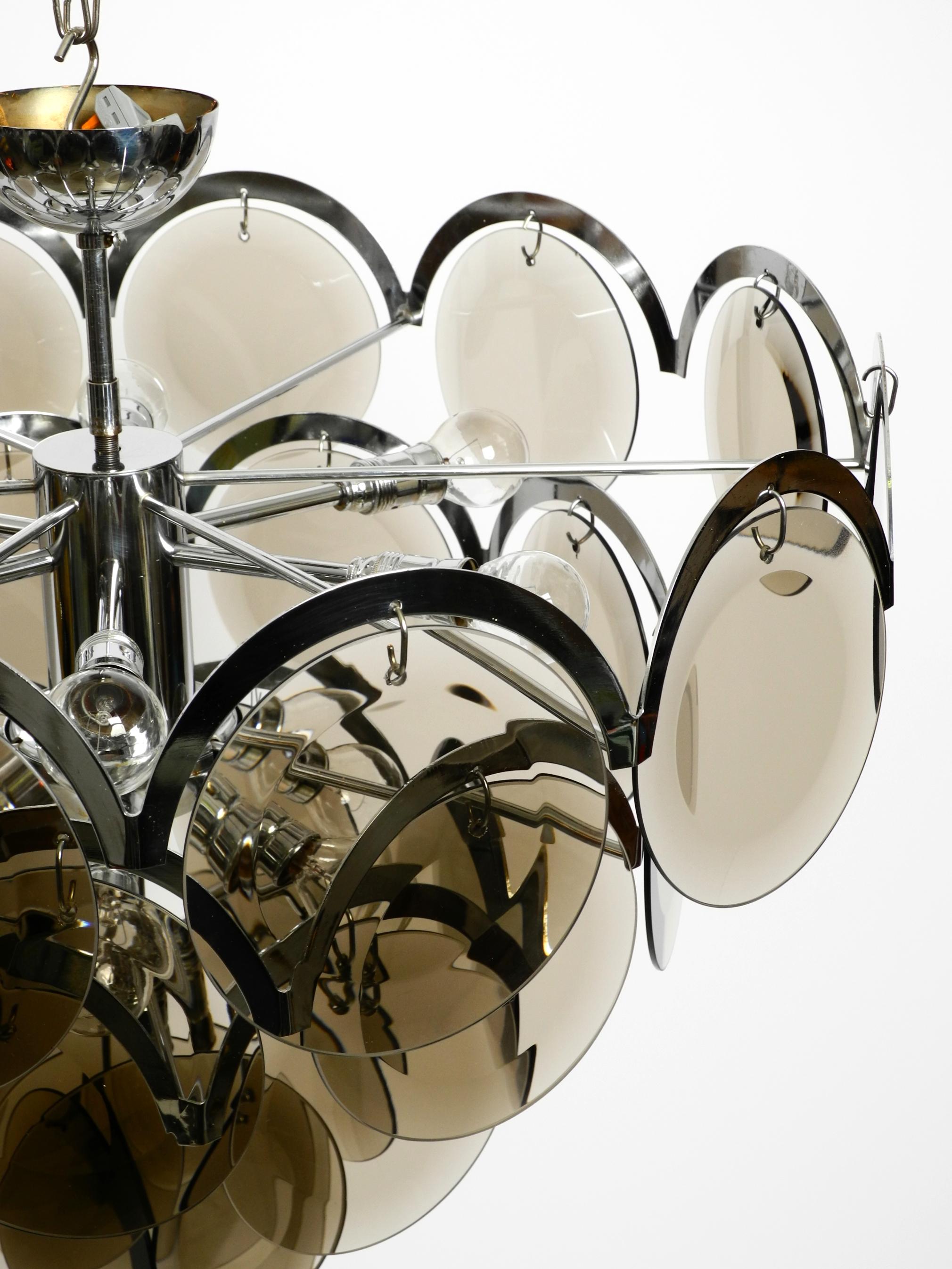 Mid-20th Century Beautiful large 1960s large chrome metal and glass disc ceiling chandelier For Sale