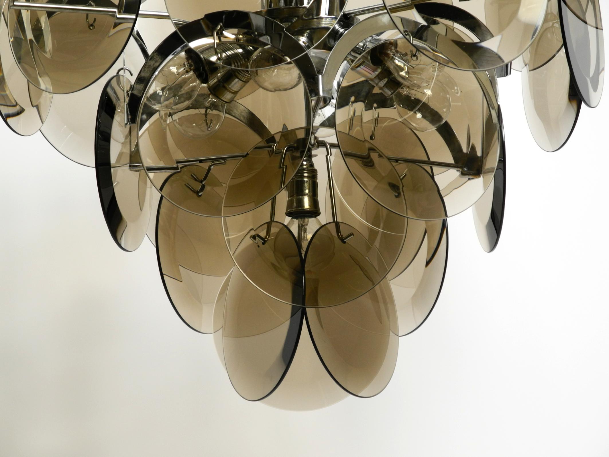 Metal Beautiful large 1960s large chrome metal and glass disc ceiling chandelier For Sale