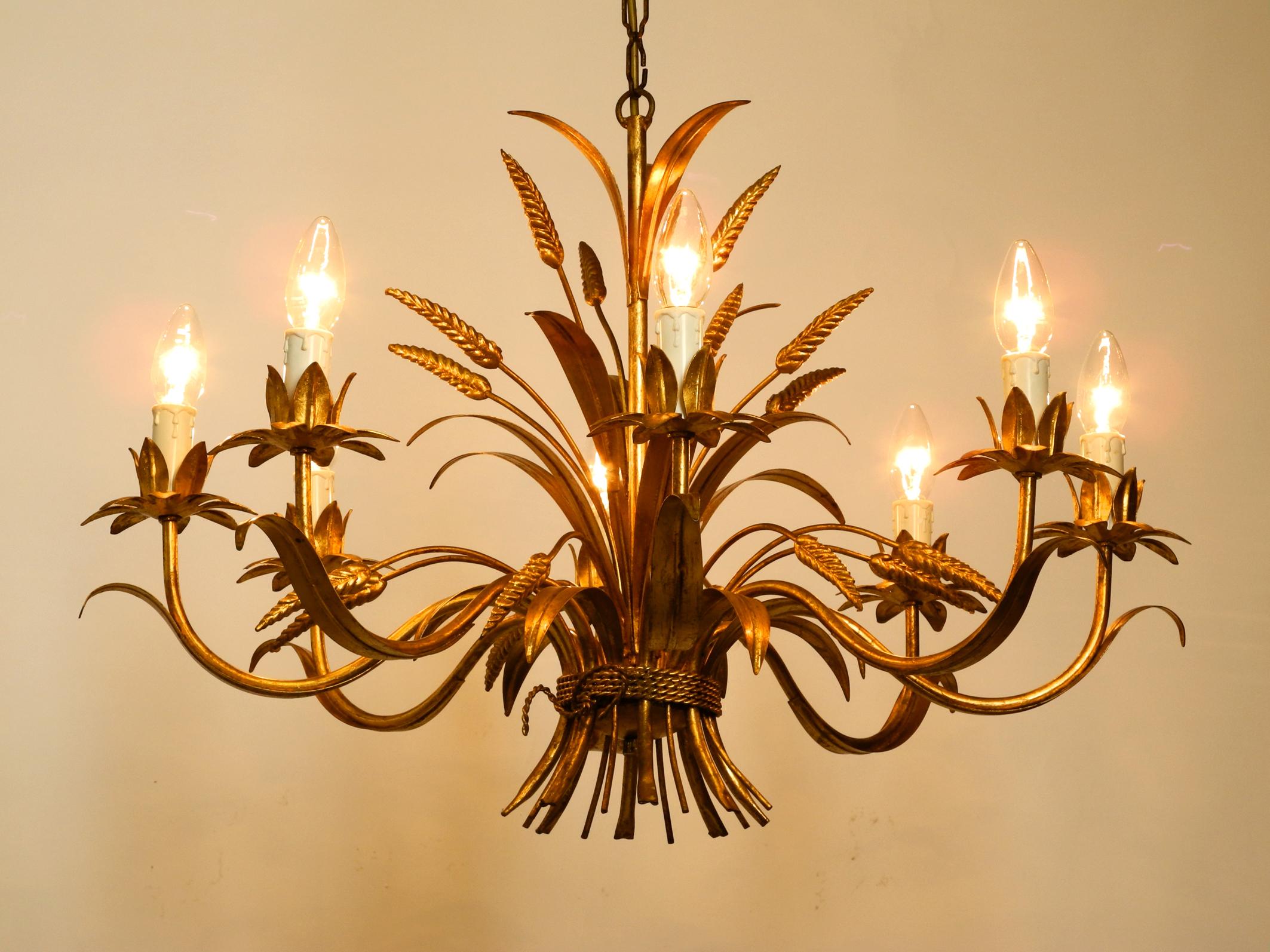 Beautiful, Large 1970s Gold-Plated 8-Armed Metal Chandelier by Hans Kögl In Good Condition In München, DE