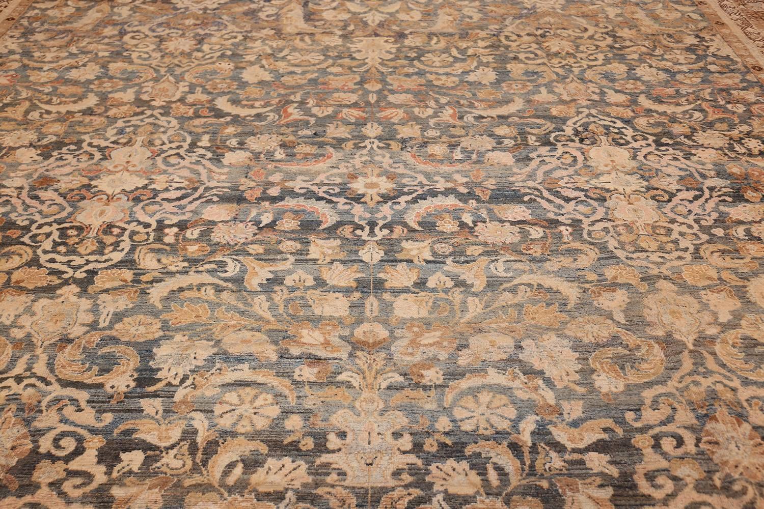 Beautiful Large and Decorative Antique Persian Malayer Rug, Country of Origin: Persia, Circa Date: Early 20th Century. Size: 12 ft x 18 ft (3.66 m x 5.49 m)

