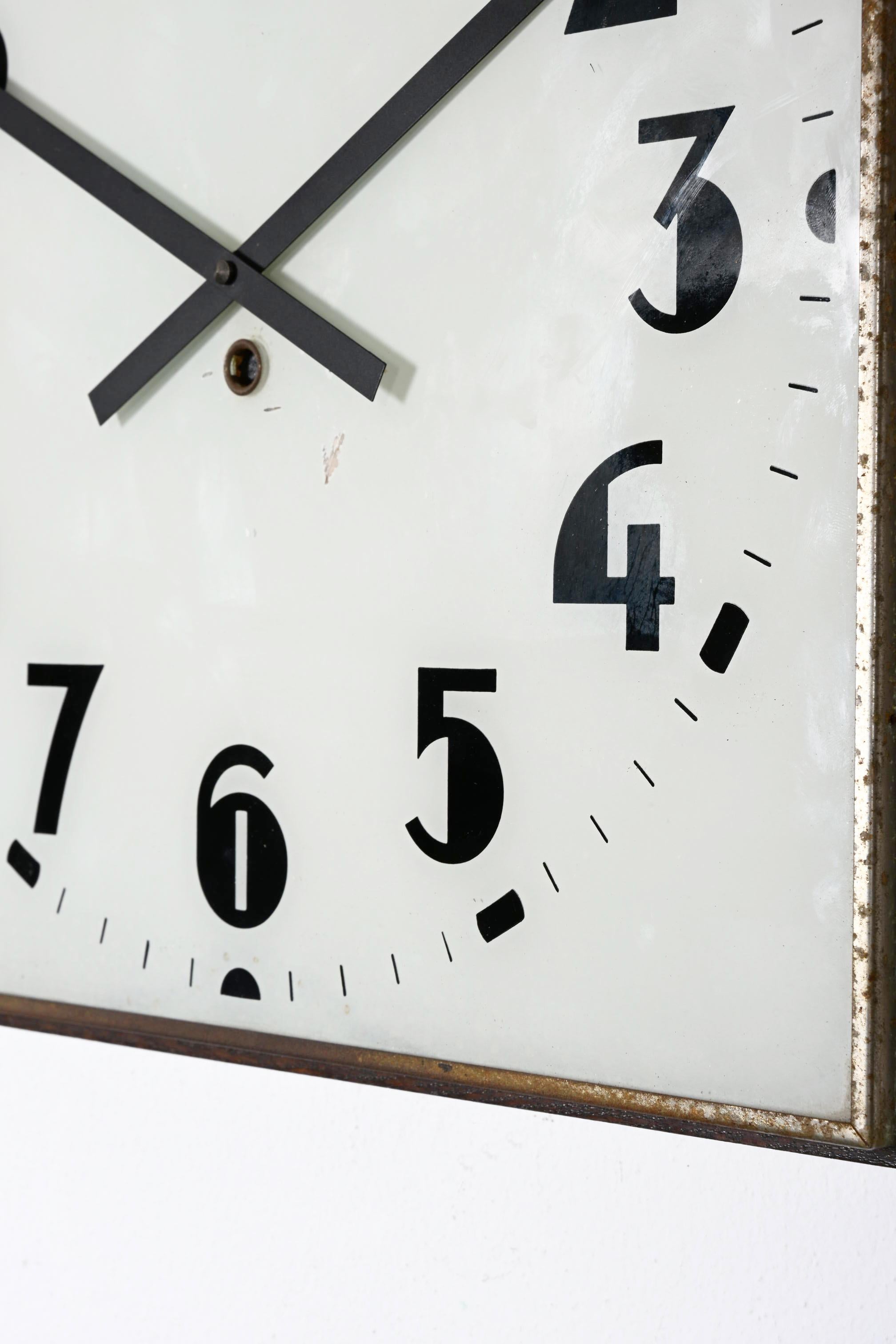 Beautiful Large Bauhaus Wall Clock In Good Condition For Sale In Vienna, AT