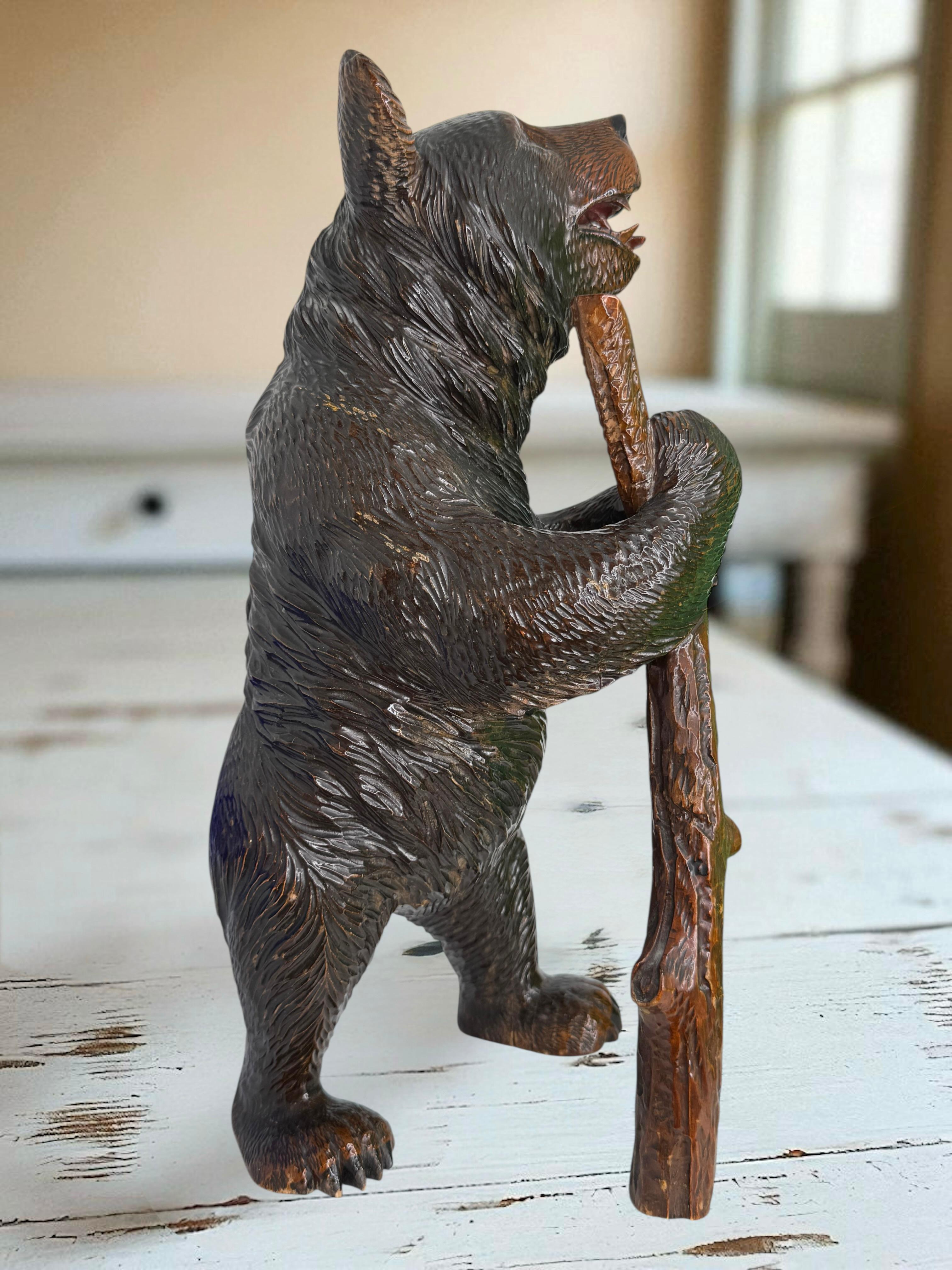 Bellissima statua di orso escursionista di grandi dimensioni, antica Svizzera in vendita 4
