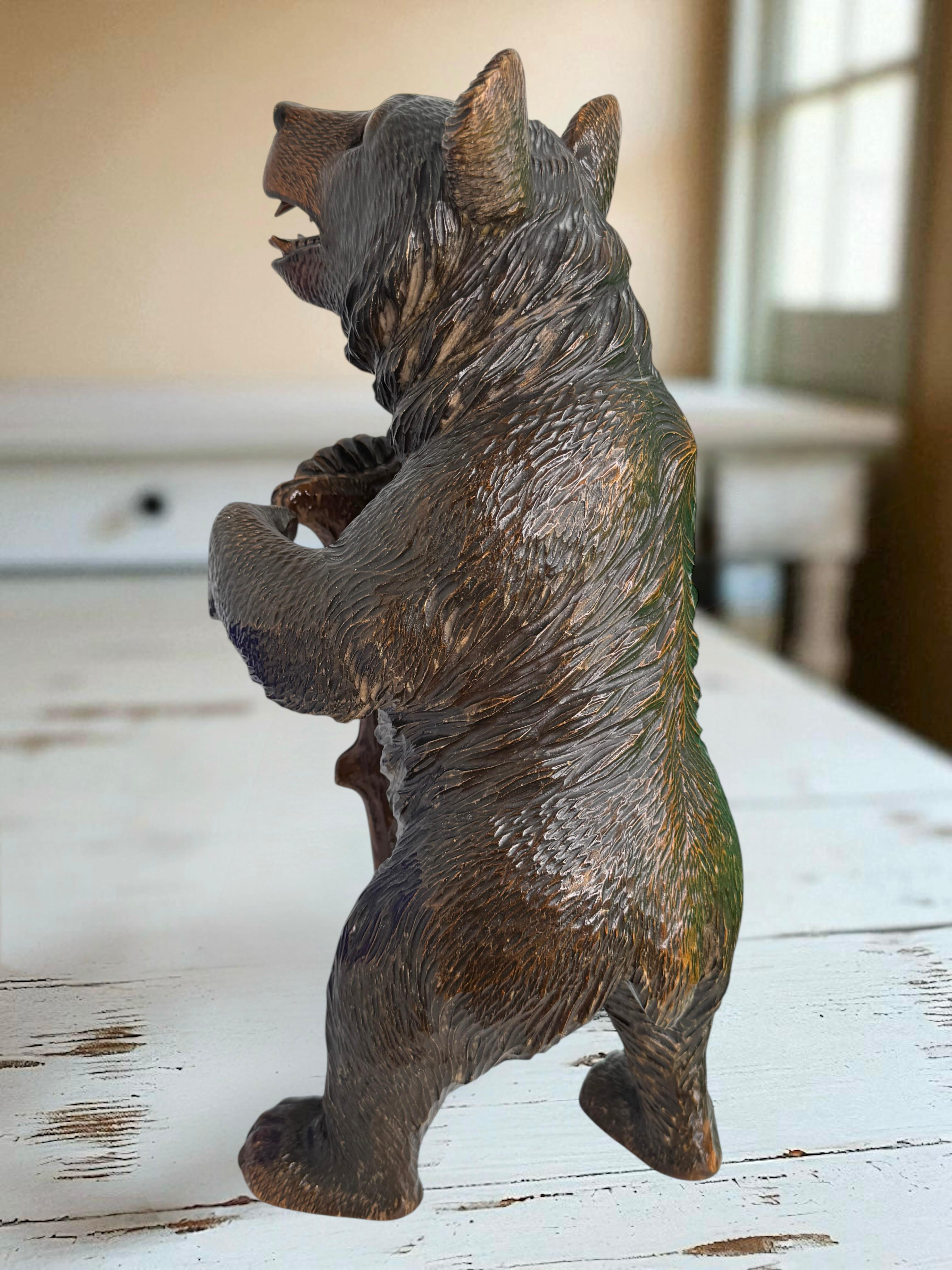 Bellissima statua di orso escursionista di grandi dimensioni, antica Svizzera in vendita 6