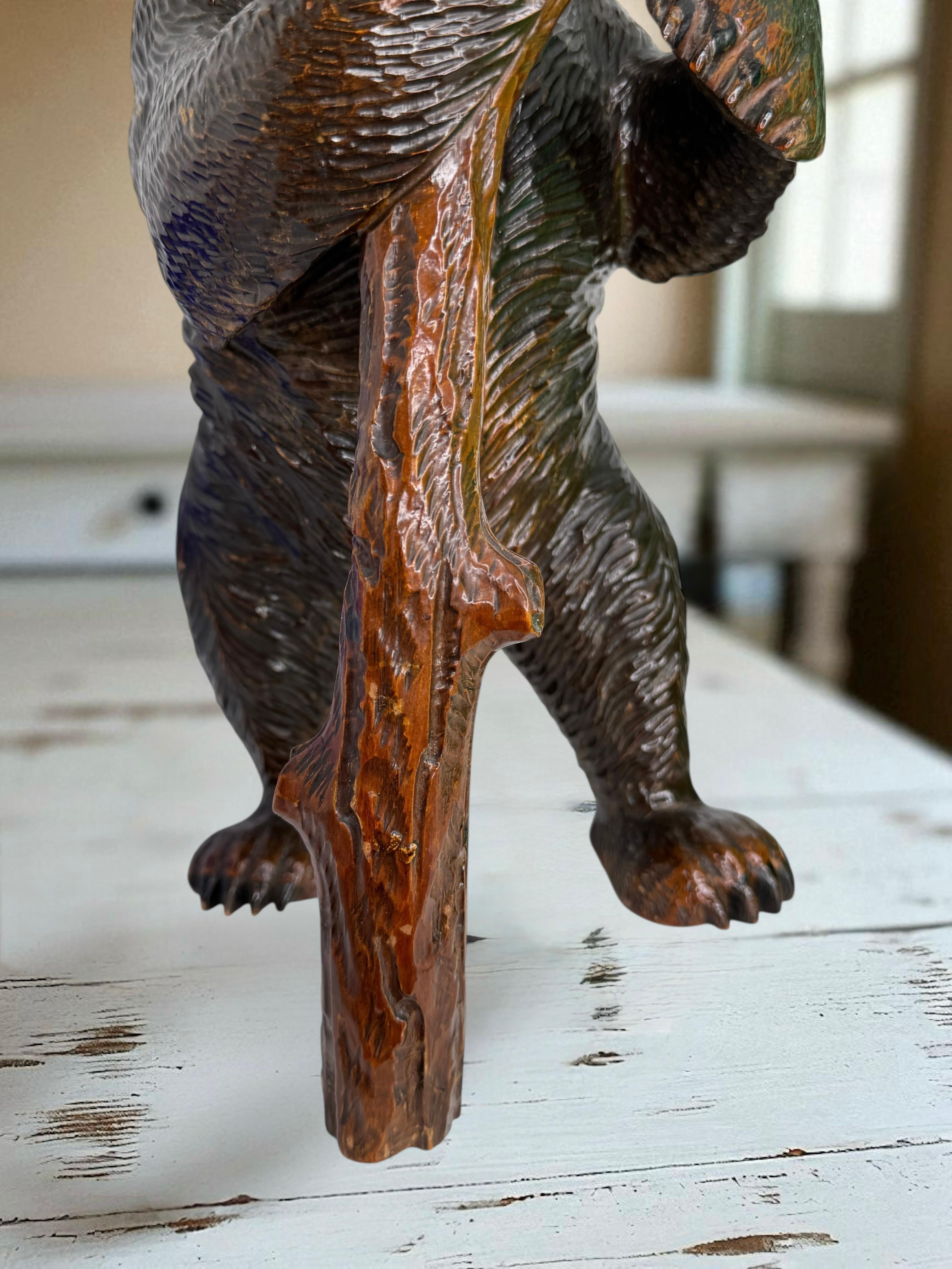 Bellissima statua di orso escursionista di grandi dimensioni, antica Svizzera in vendita 7
