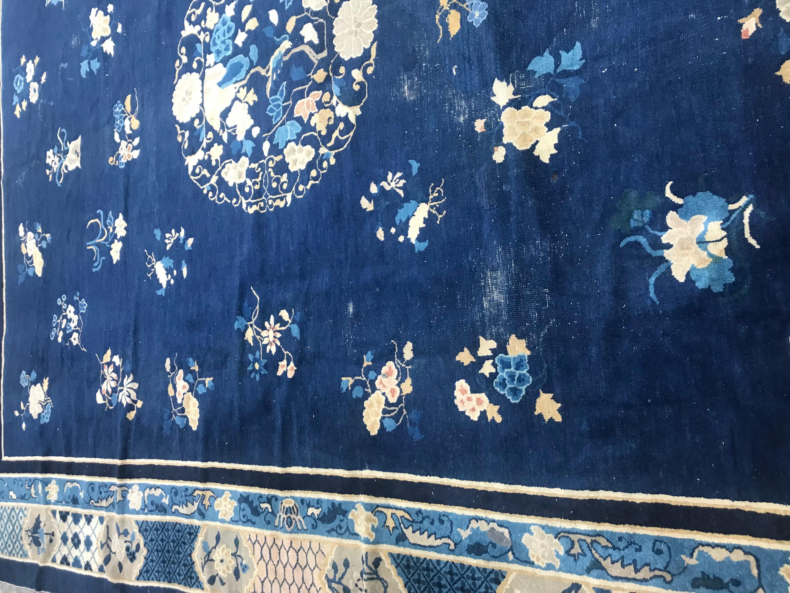 Beautiful Large Early 20th Century Chinese Pekin Rug In Fair Condition In Saint Ouen, FR