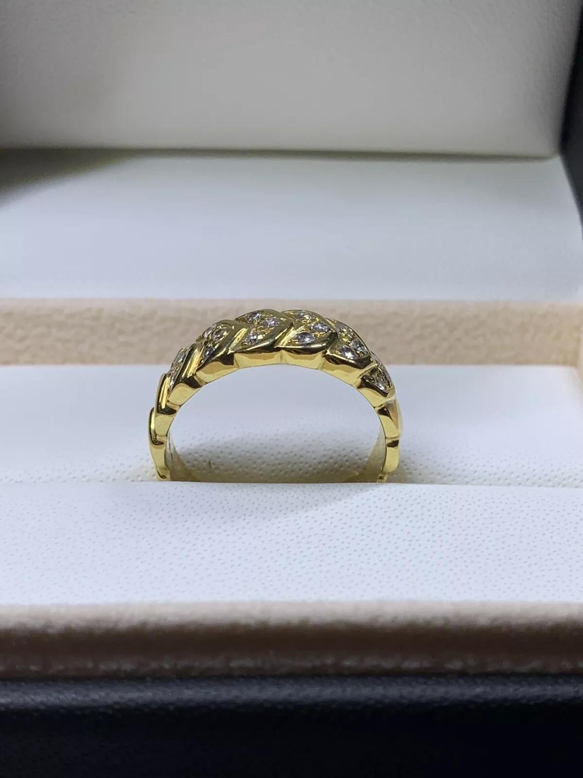 da uomo o donna L'anello di fidanzamento grande è realizzato in oro giallo 18 ct. in vendita