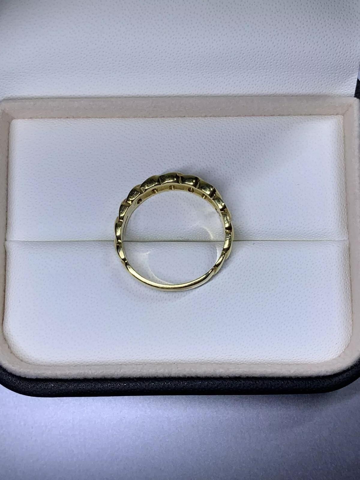 L'anello di fidanzamento grande è realizzato in oro giallo 18 ct. in vendita 1