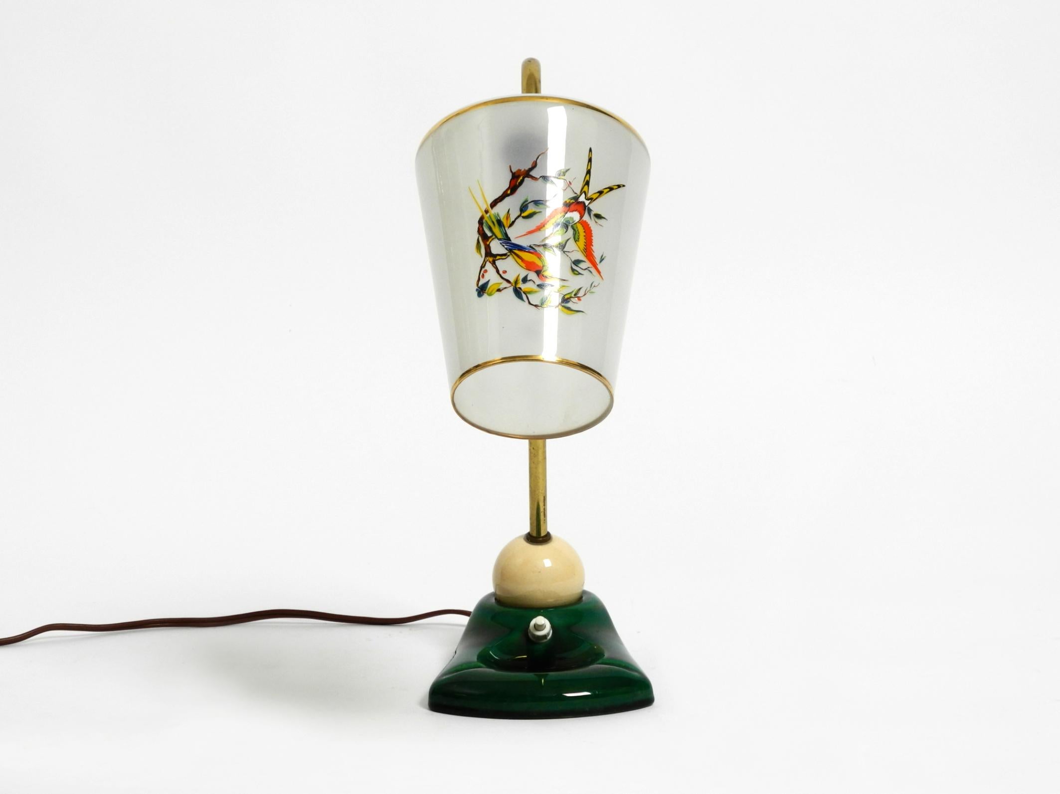 Beautiful large French 60s table lamp with glass shade and ceramic base In Good Condition For Sale In München, DE