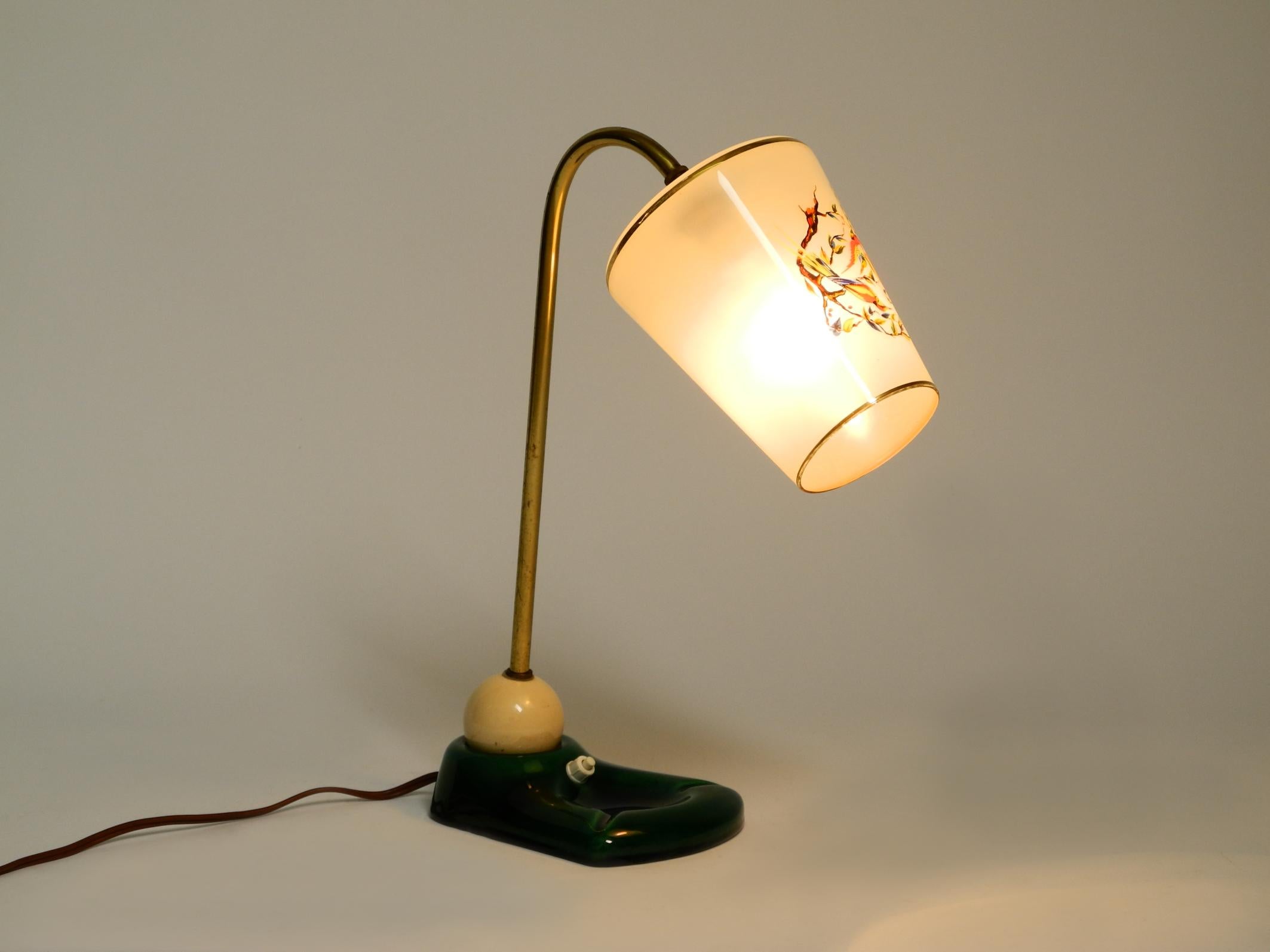Brass Beautiful large French 60s table lamp with glass shade and ceramic base For Sale