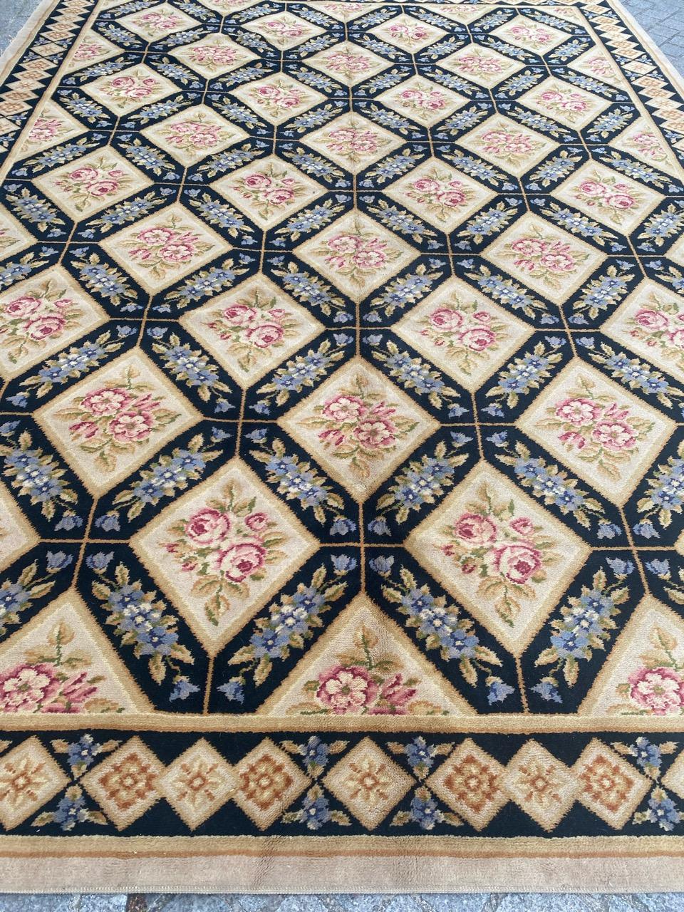 Pretty mid century french Aubusson rug with beautiful floral and geometrical Louis XVI style design and nice colors, entirely knotted with wool velvet on cotton foundation.

✨✨✨
