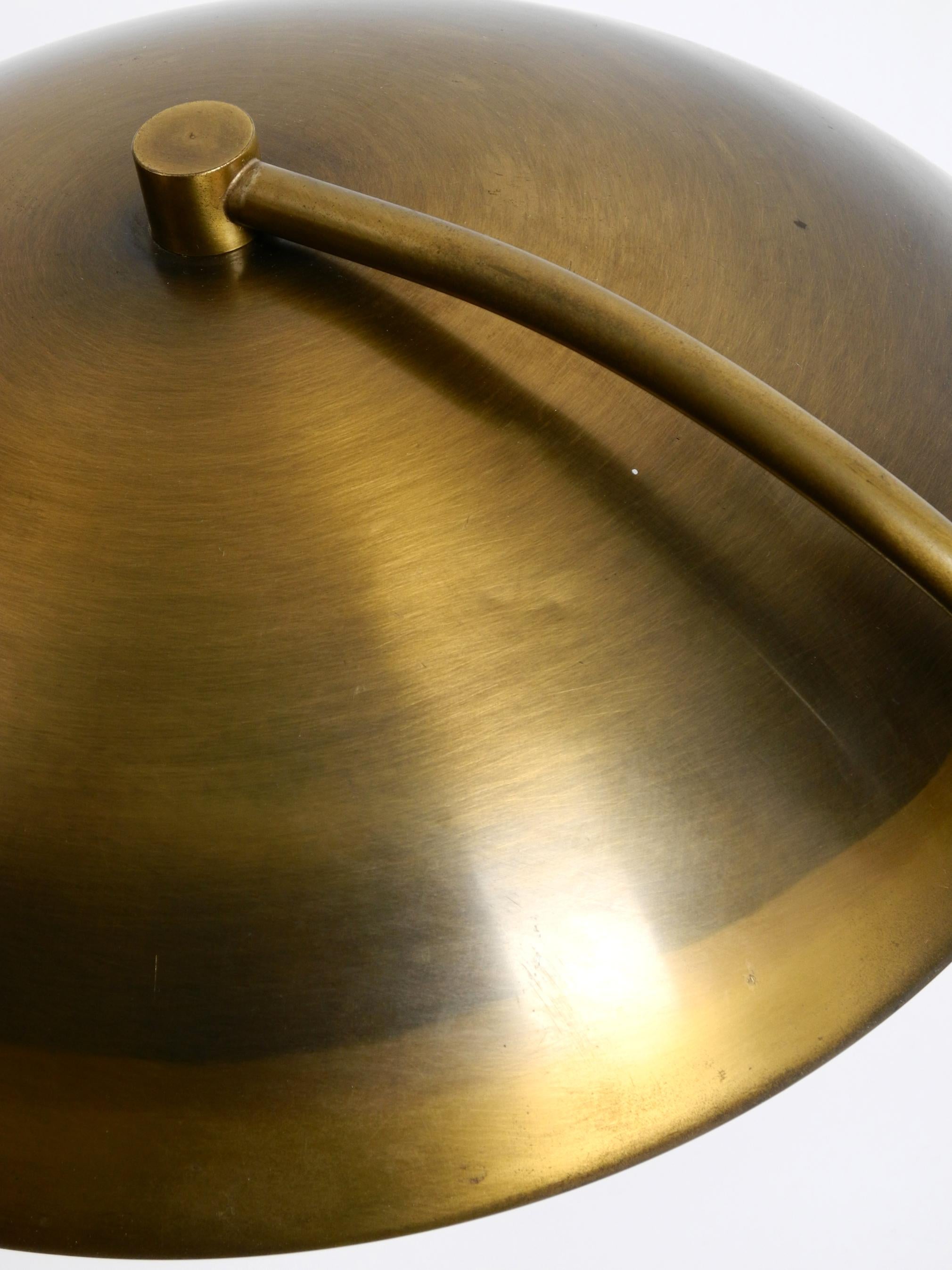Beautiful large heavy Mid Century Modern brass table lamp with swivel joint For Sale 3