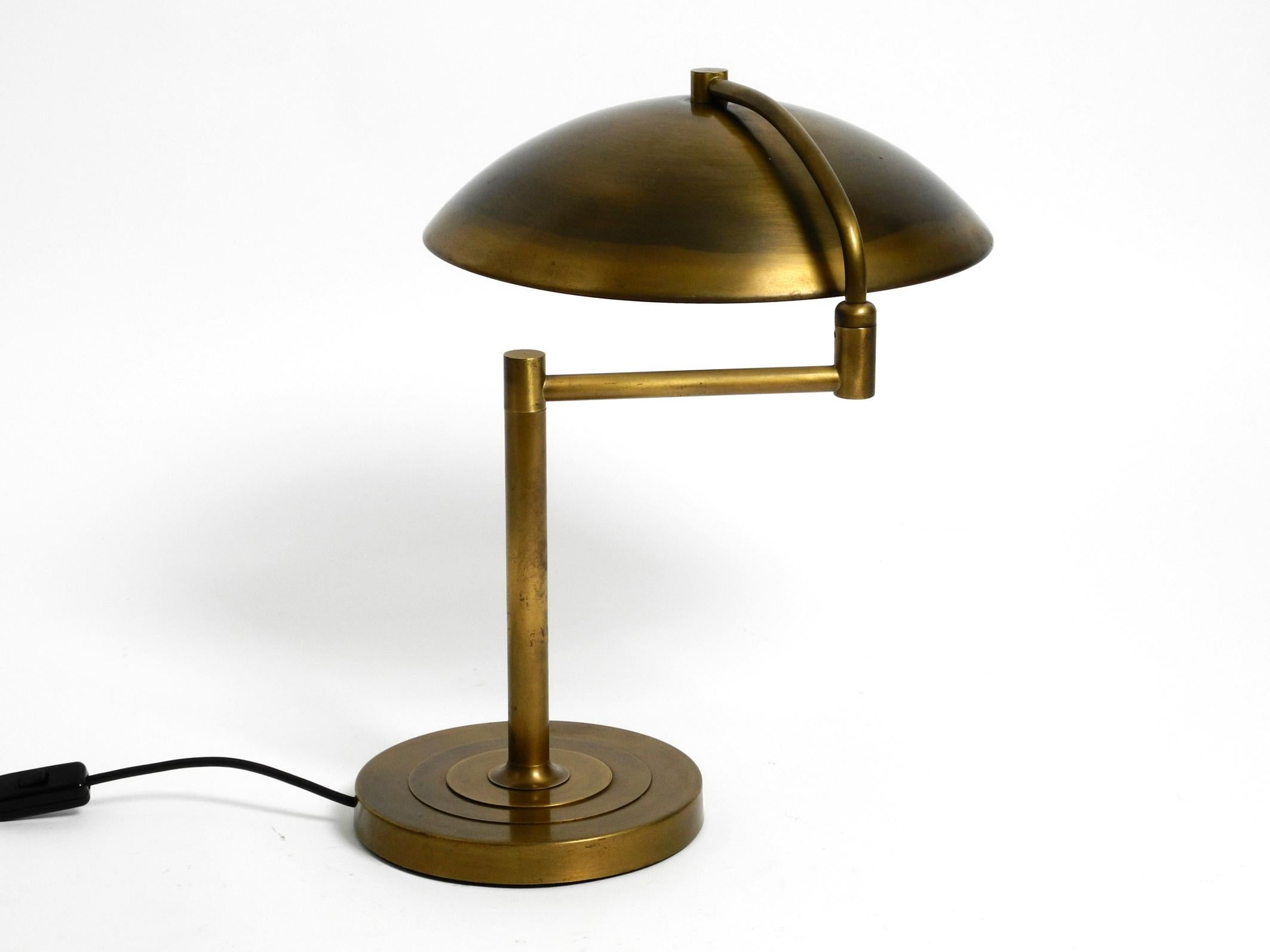 Beautiful large heavy Mid Century Modern brass table lamp with swivel joint For Sale 10