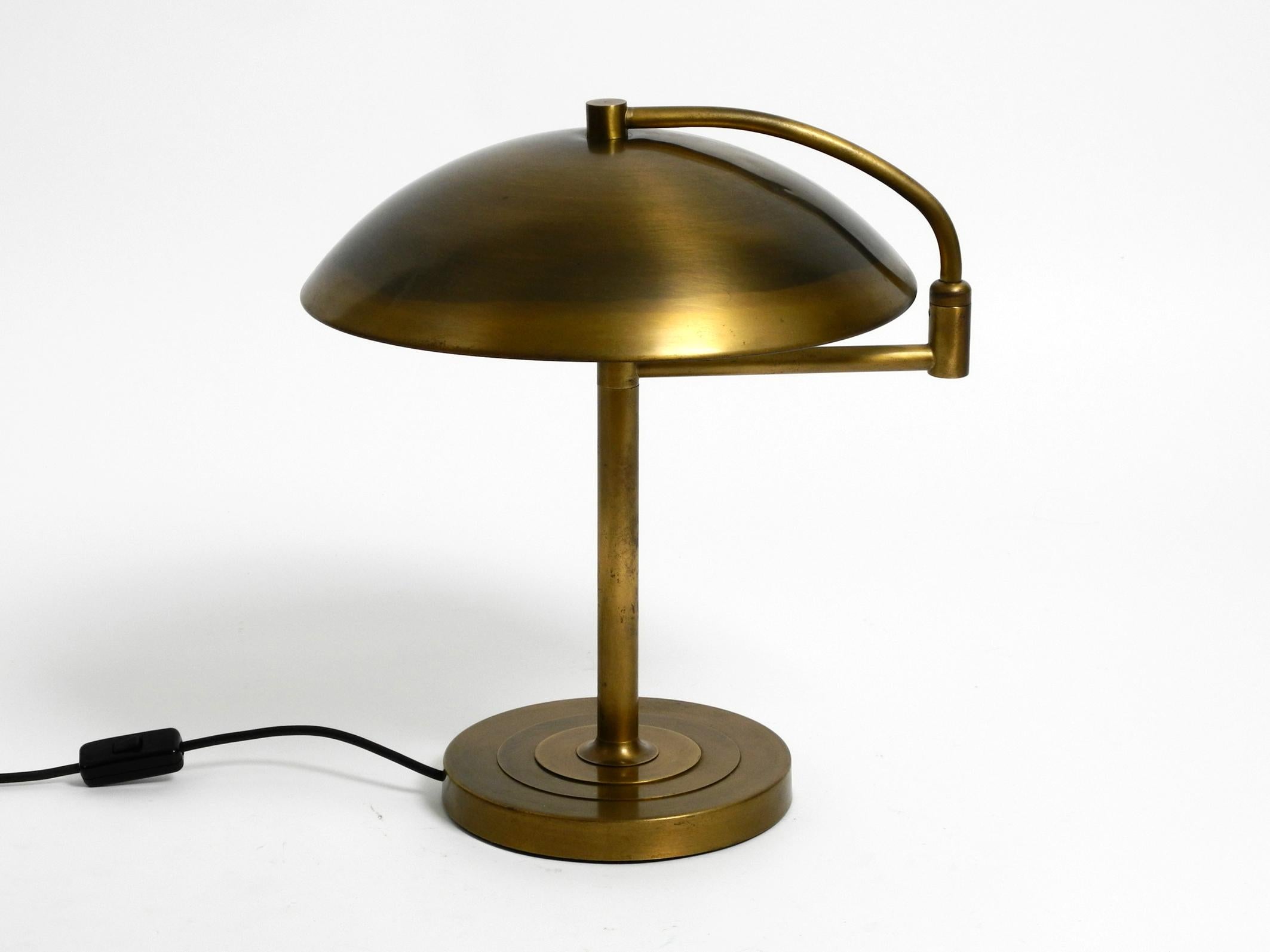 Beautiful large heavy Mid Century Modern brass table lamp with swivel joint For Sale 13