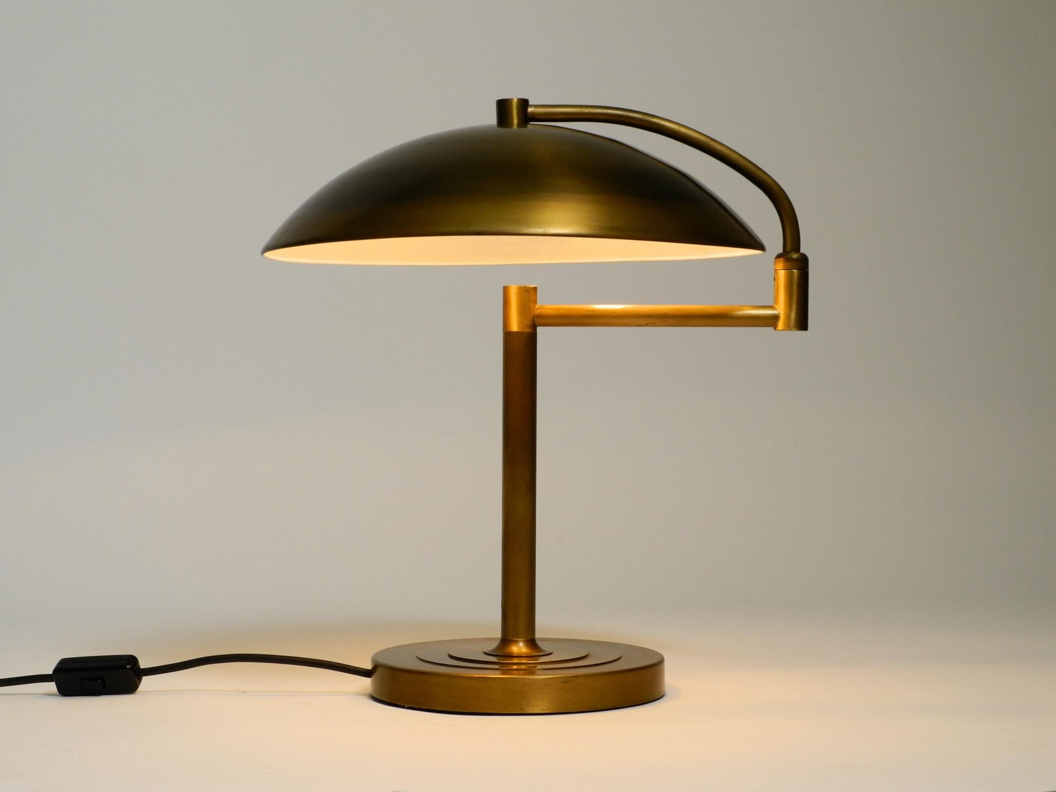 Beautiful large heavy Mid Century Modern brass table lamp with swivel joint In Good Condition For Sale In München, DE