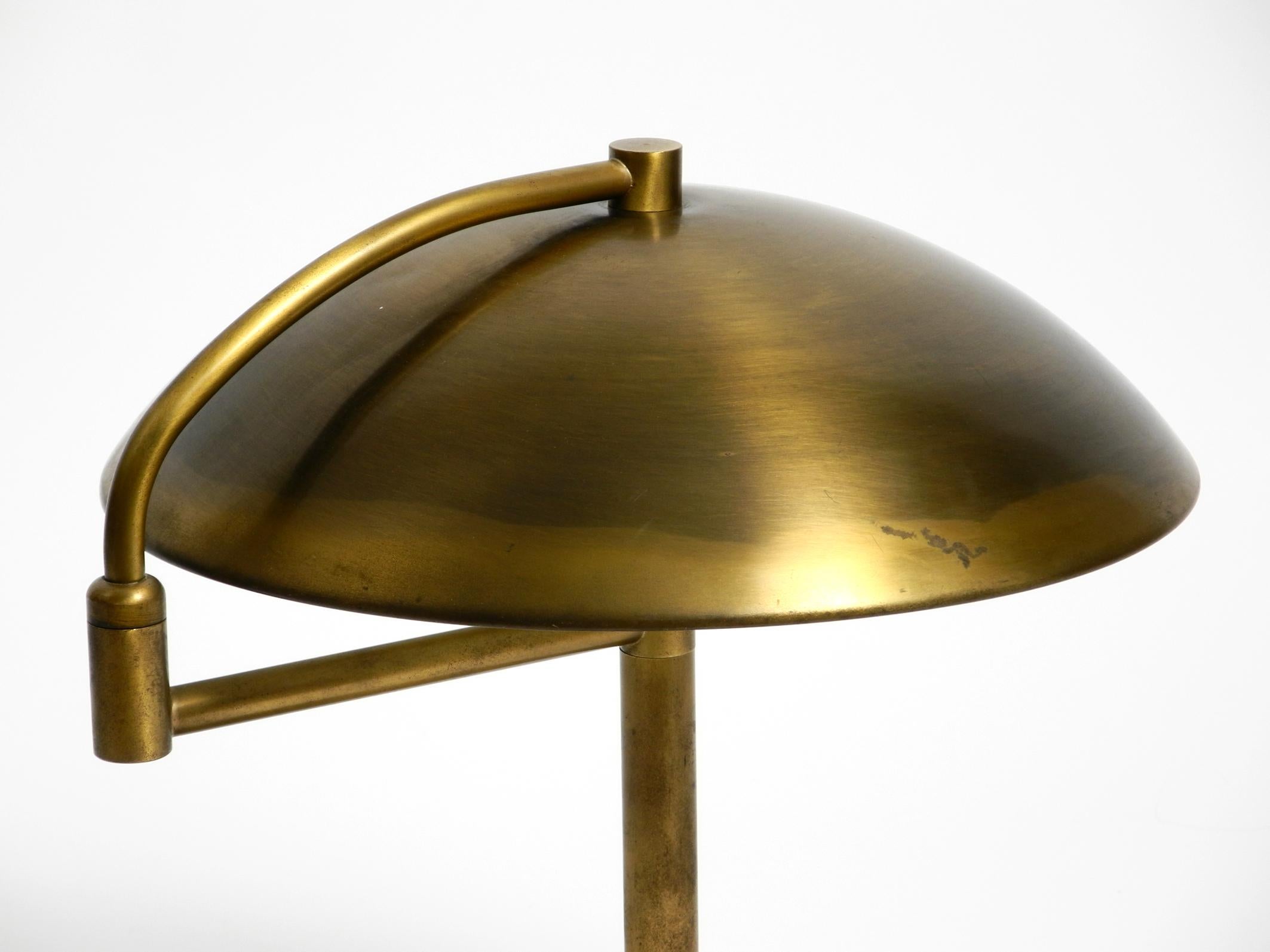 Mid-20th Century Beautiful large heavy Mid Century Modern brass table lamp with swivel joint For Sale