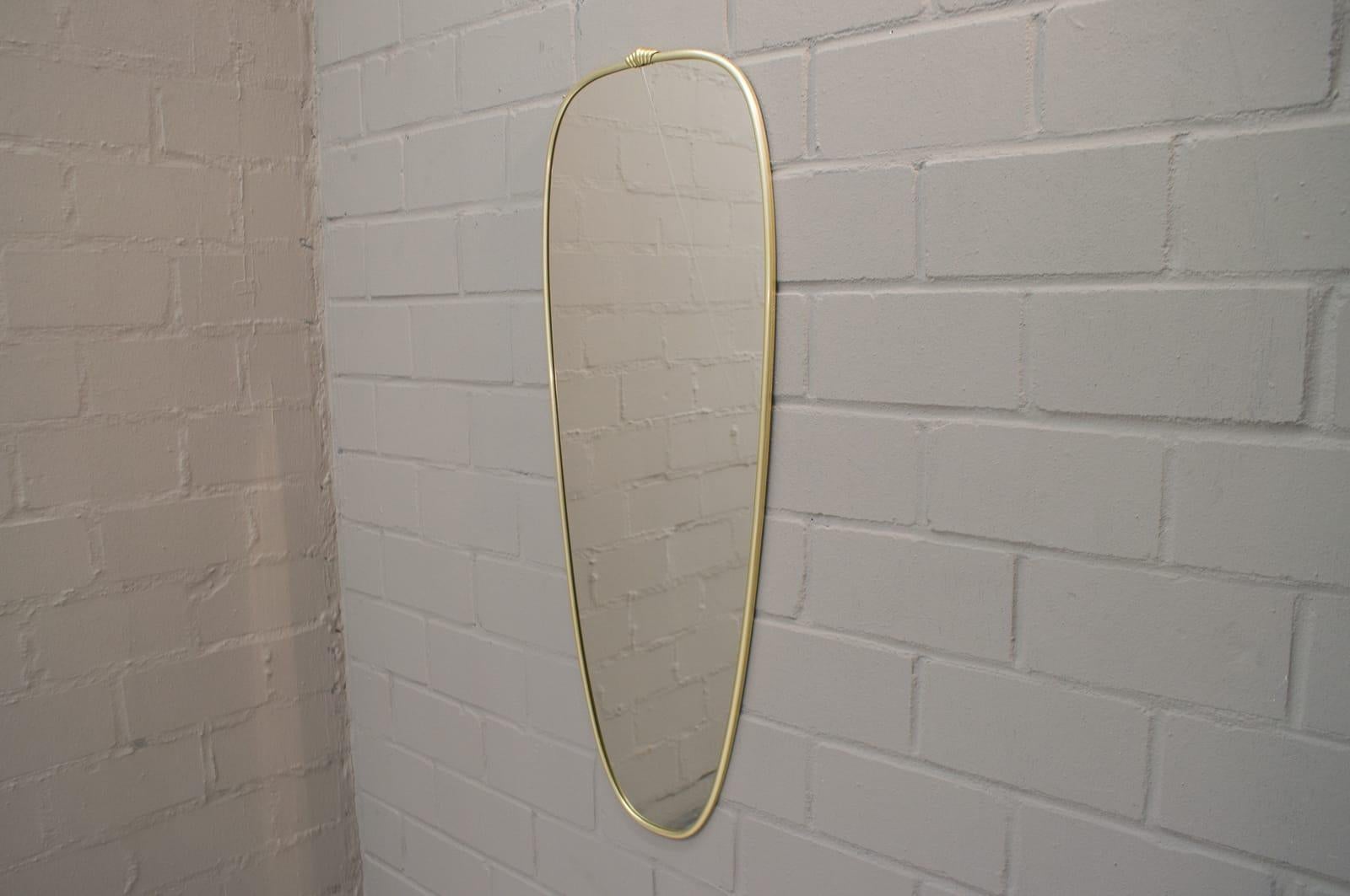 Beautiful Large Italian Mid-Century Modern Brass Mirror from the 1950s In Good Condition In Nürnberg, Bayern