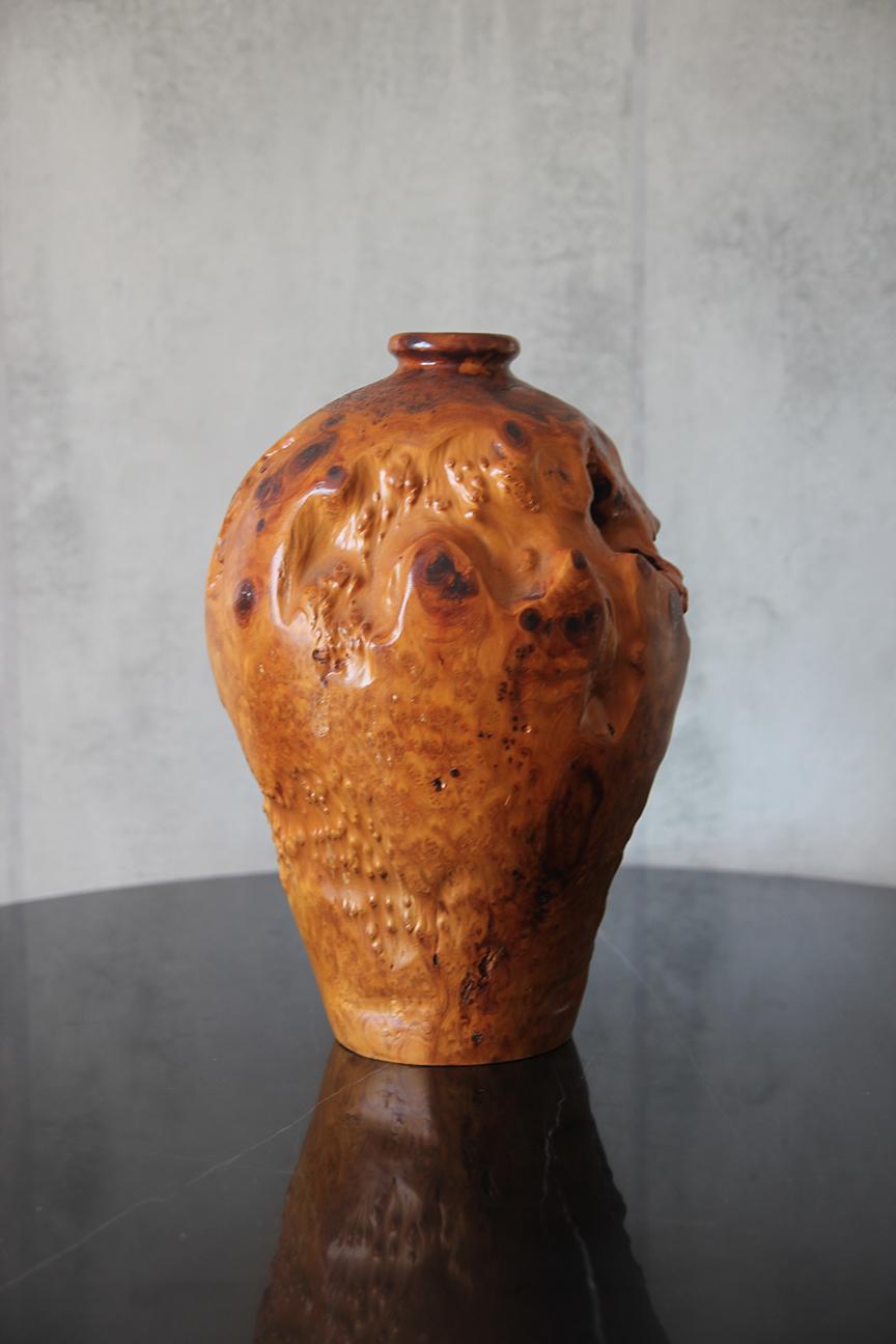 Francese Bellissimo vaso grande in legno d'acero di radica in vendita