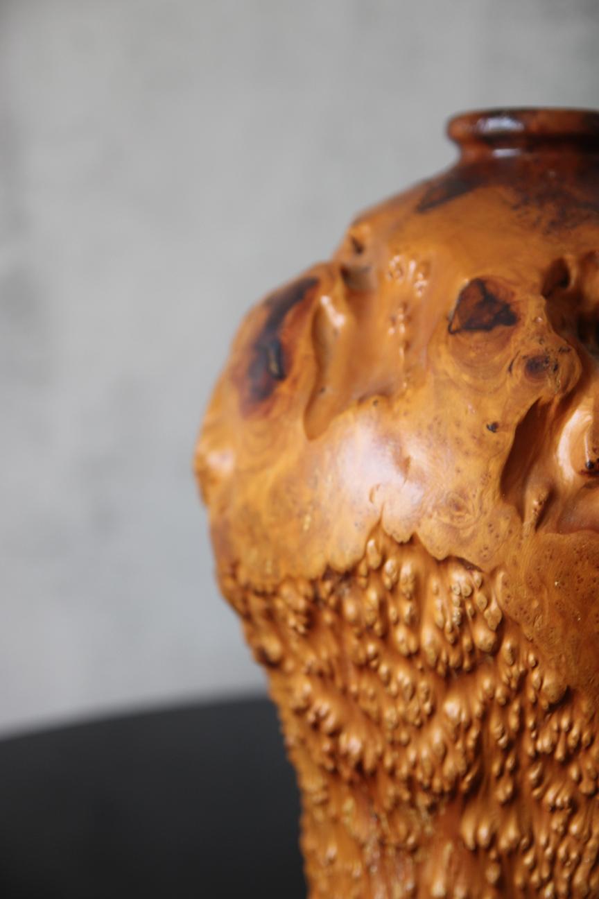 Bellissimo vaso grande in legno d'acero di radica In condizioni buone in vendita a Los Angeles, CA