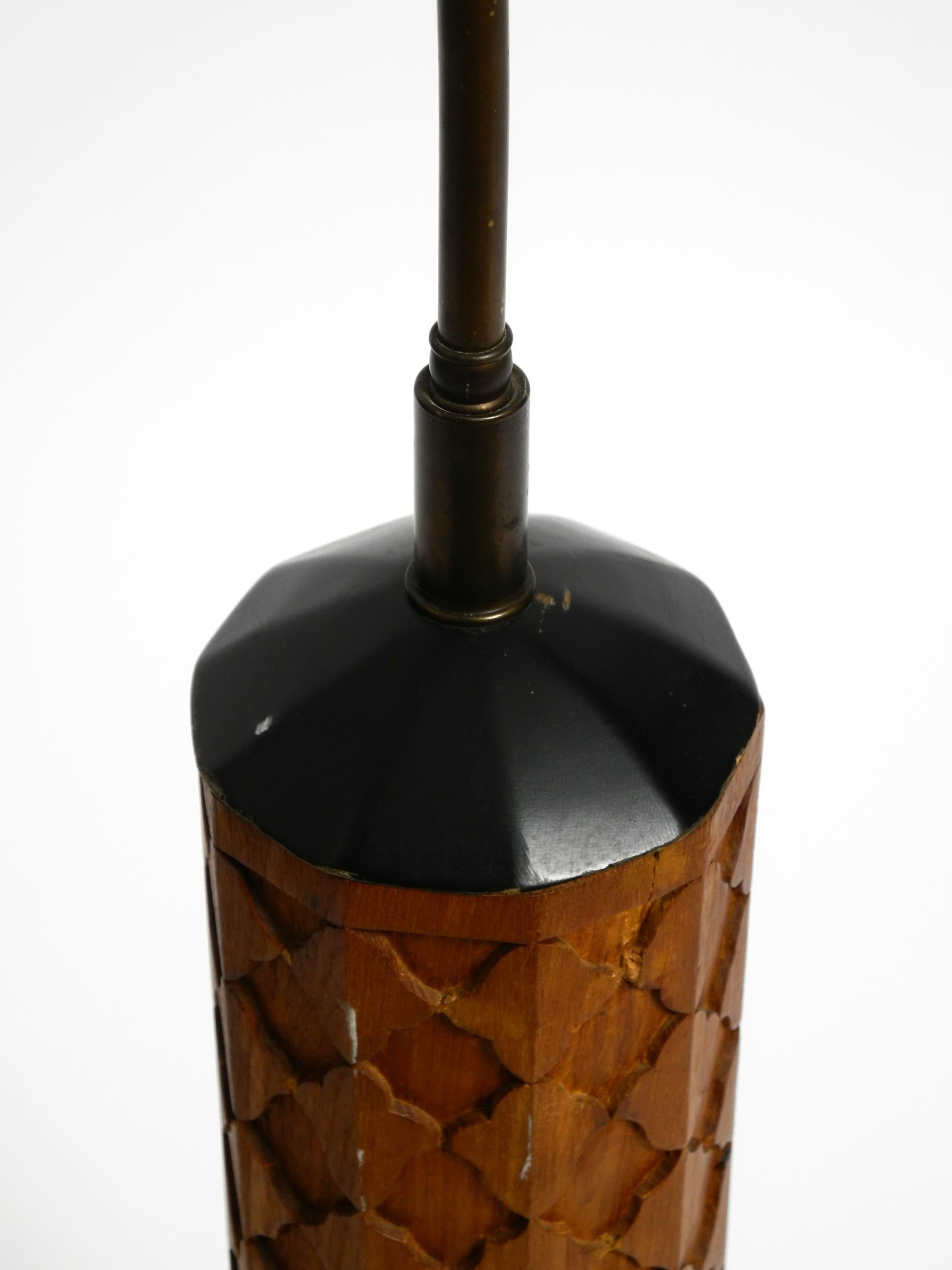 Métal Beautiful large Mid Century Modern table lamp made of ornamented wood en vente