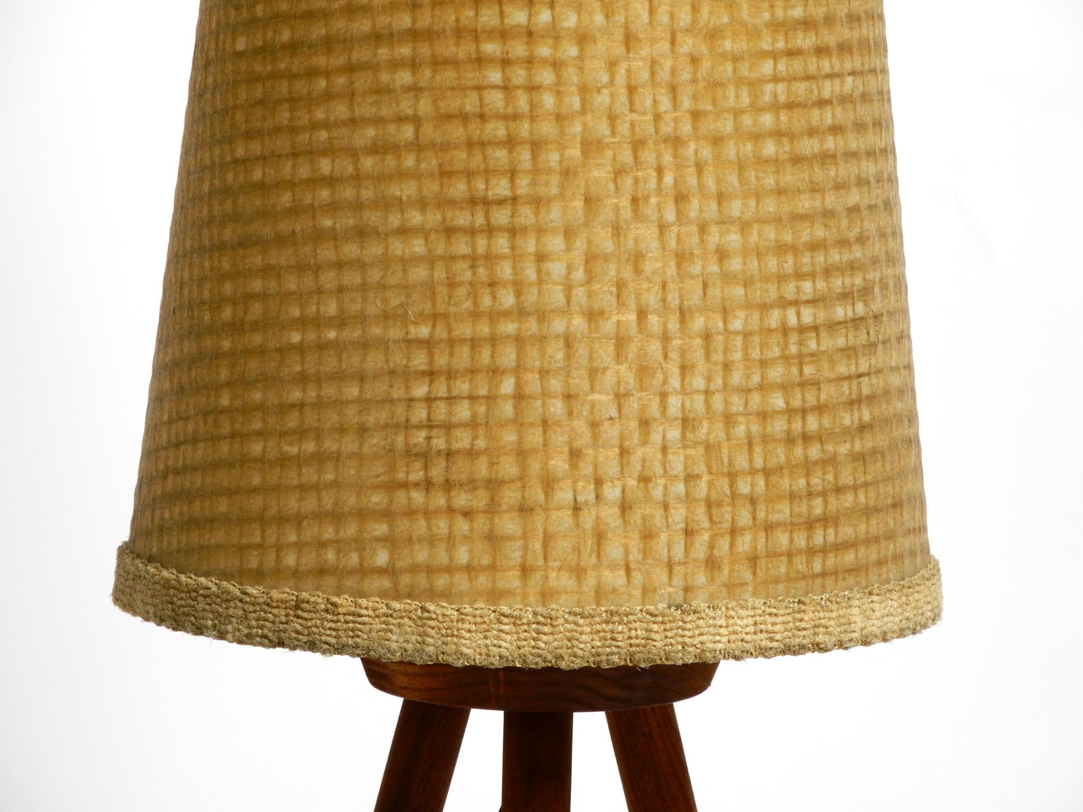 Beautiful large Mid Century Modern tripod floor lamp - height 150 cm  59.1