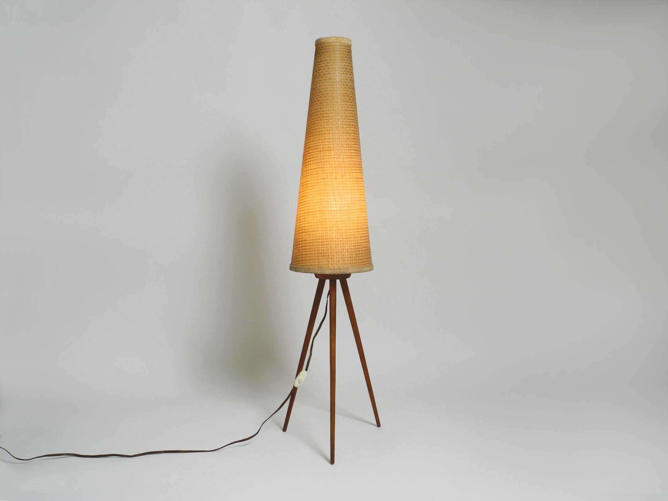 Mid-Century Modern Beautiful large Mid Century Modern tripod floor lamp - height 150 cm  59.1