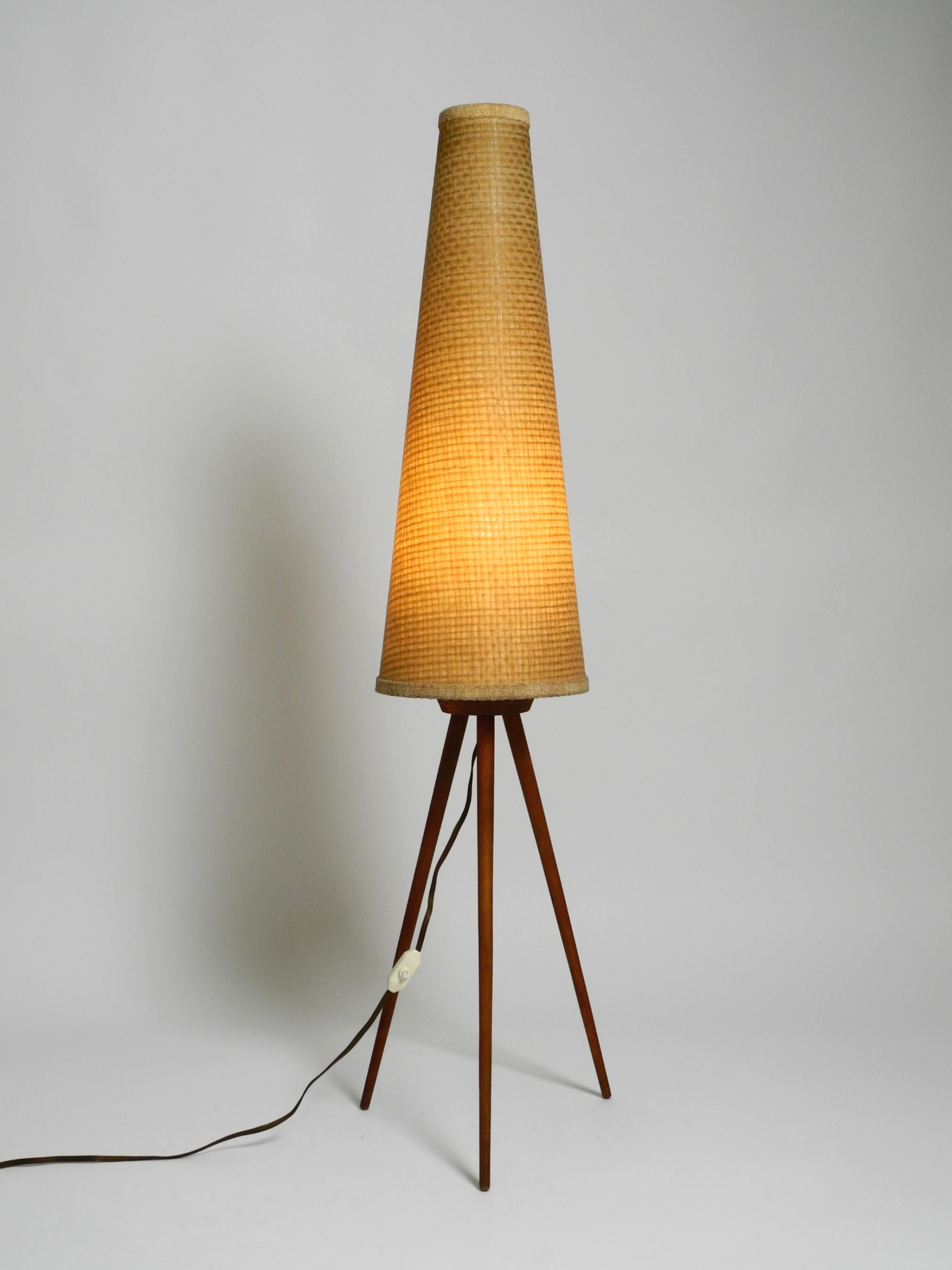 Beautiful large Mid Century Modern tripod floor lamp - height 150 cm  59.1