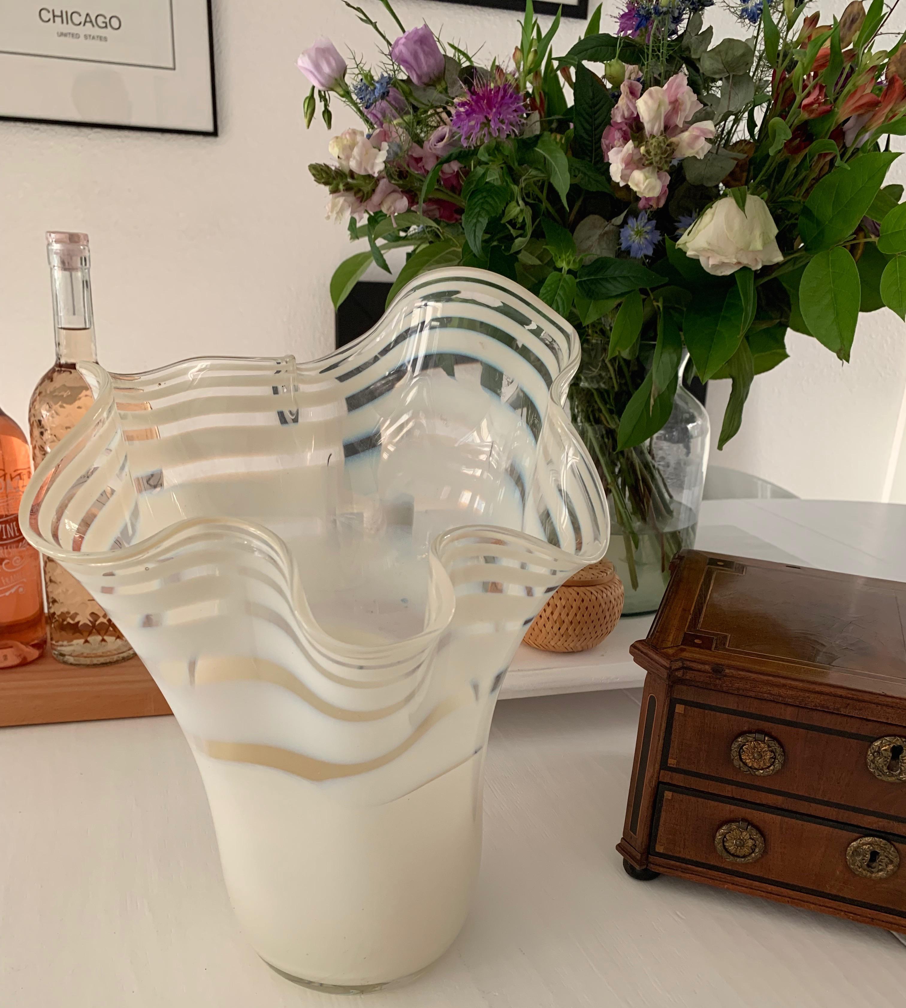 Large Mid-Century Modern Mouthblown Italian Murano Flowery Glass Vase For Sale 9