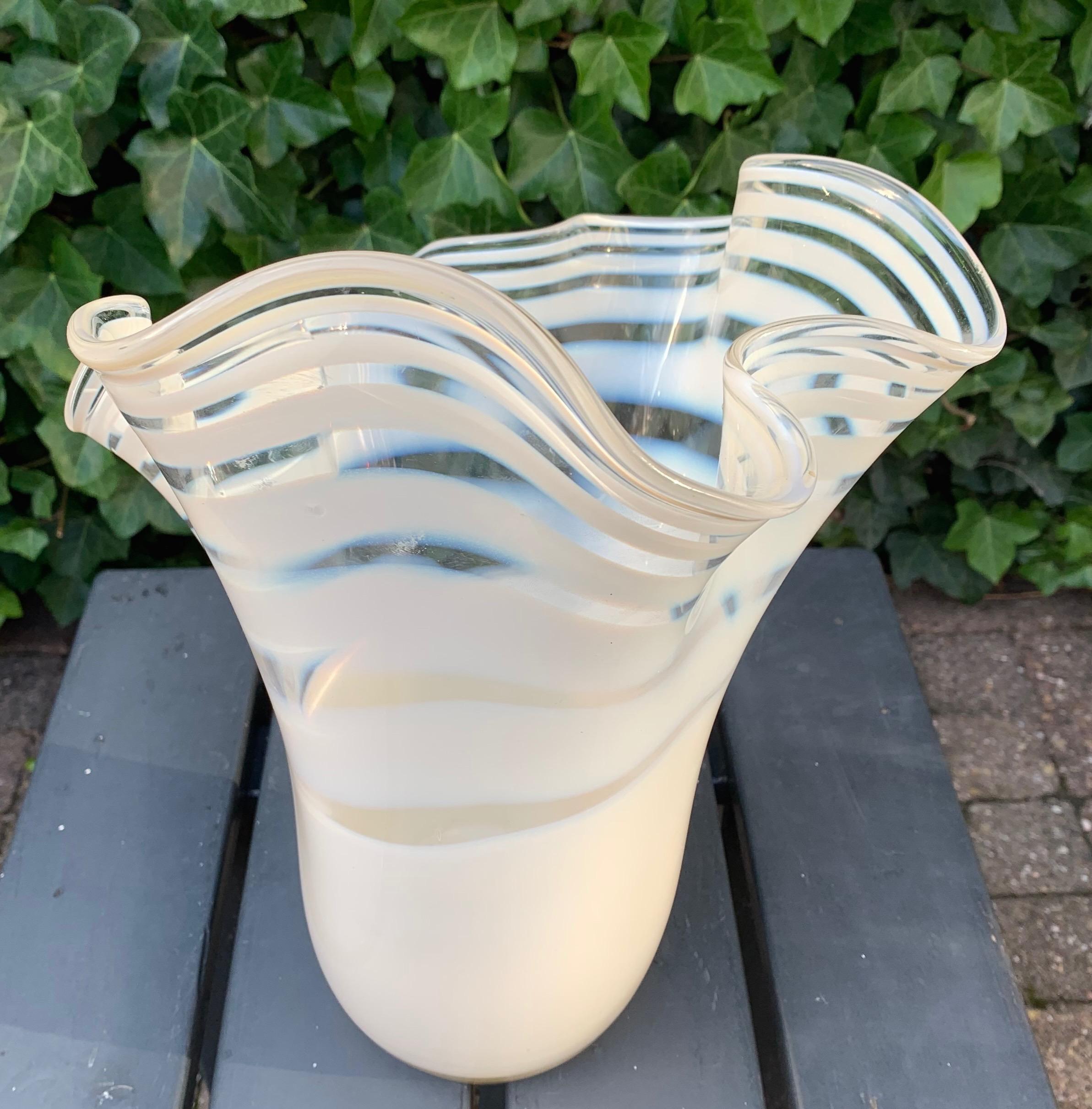 Large Mid-Century Modern Mouthblown Italian Murano Flowery Glass Vase For Sale 1