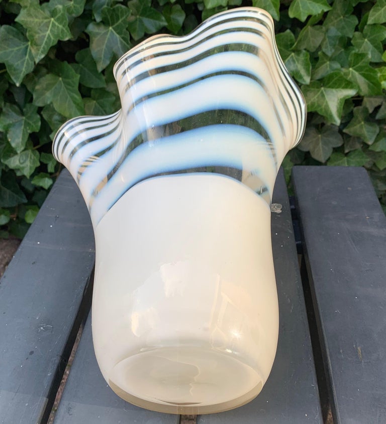 Large Mid-Century Modern Mouthblown Italian Murano Flowery Glass Vase For Sale 2
