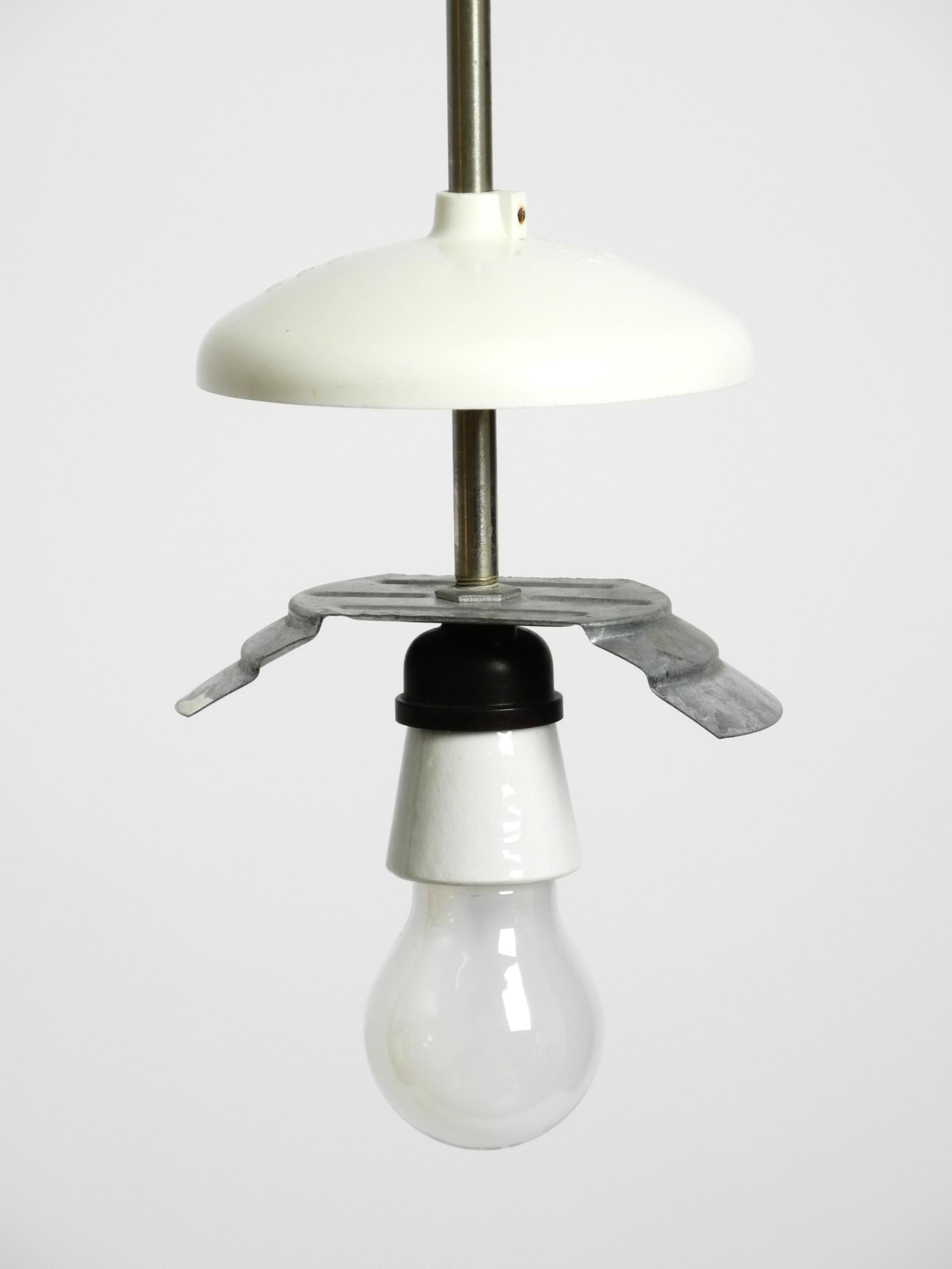 Preciosa lámpara de techo de cristal opalino original de la Bauhaus de mediados de siglo en venta 7