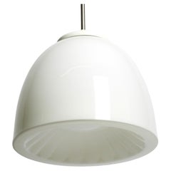 Schöne große original Bauhaus-Deckenleuchte aus Opalglas aus der Mitte des Jahrhunderts