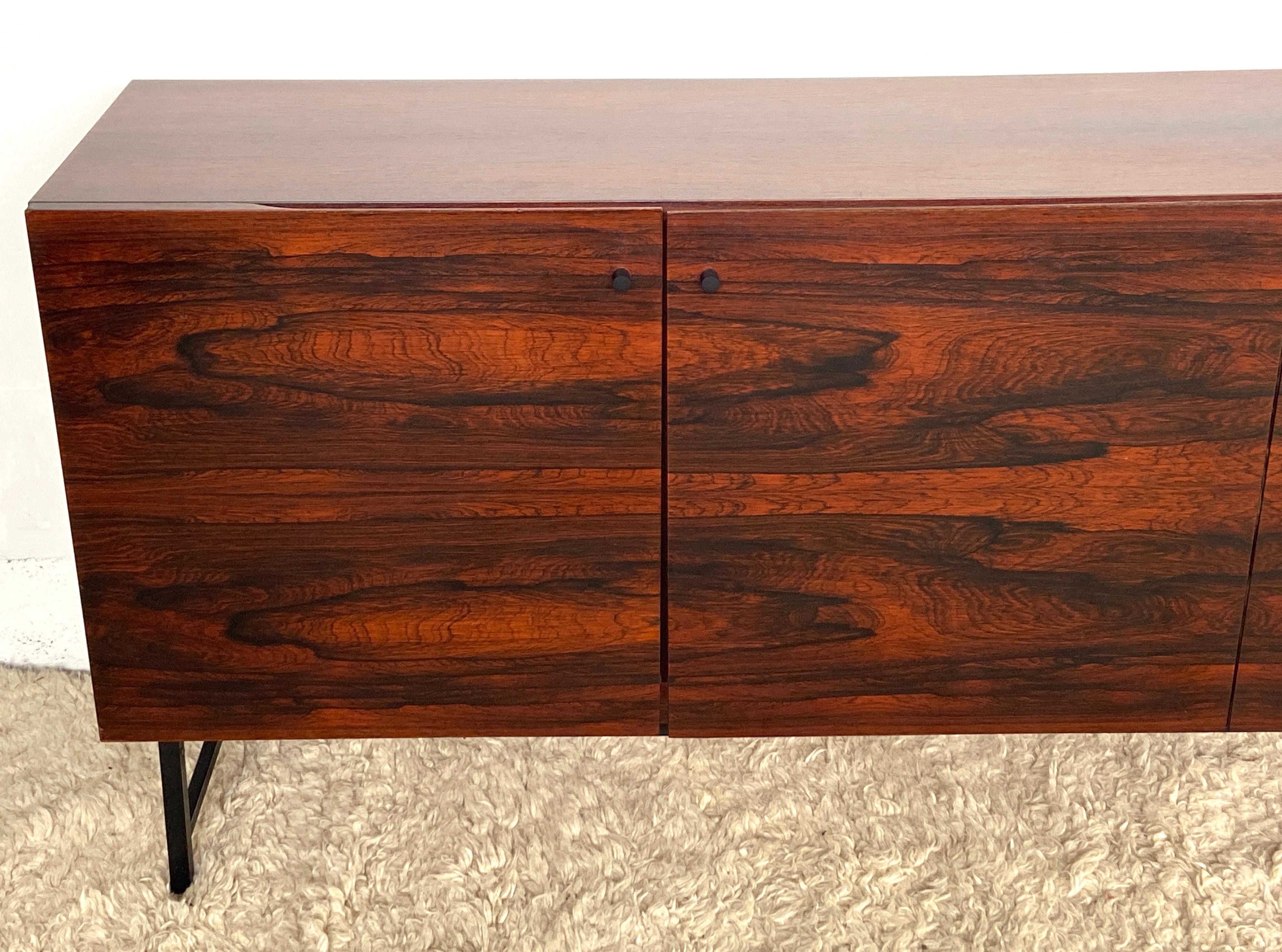 Mid-Century moderno Bellissima grande credenza in palissandro di Rudolf Glatzel per Fristho in vendita