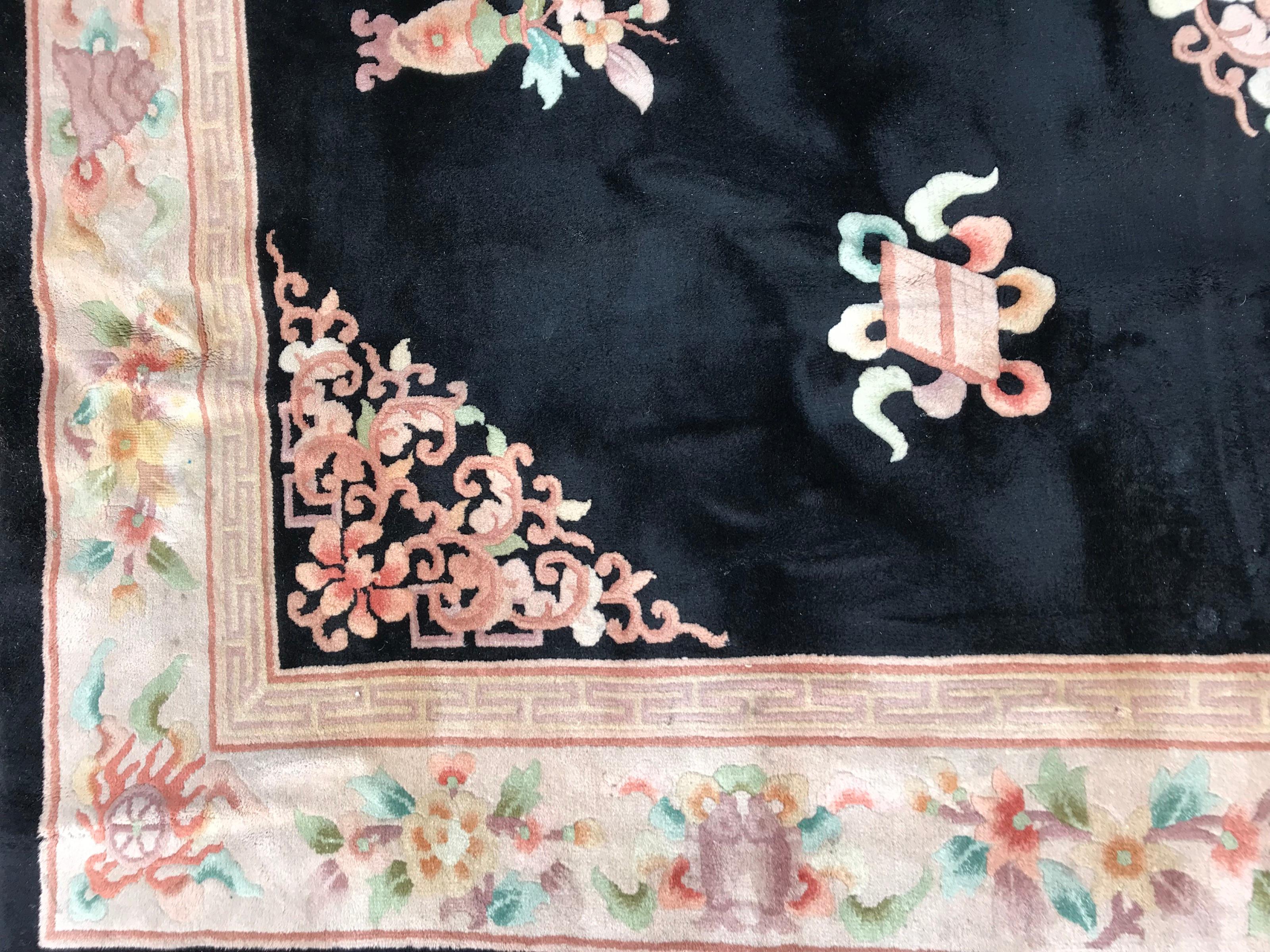 Bobyrug’s Beautiful Large Vintage Chinese Black Field Rug In Good Condition For Sale In Saint Ouen, FR