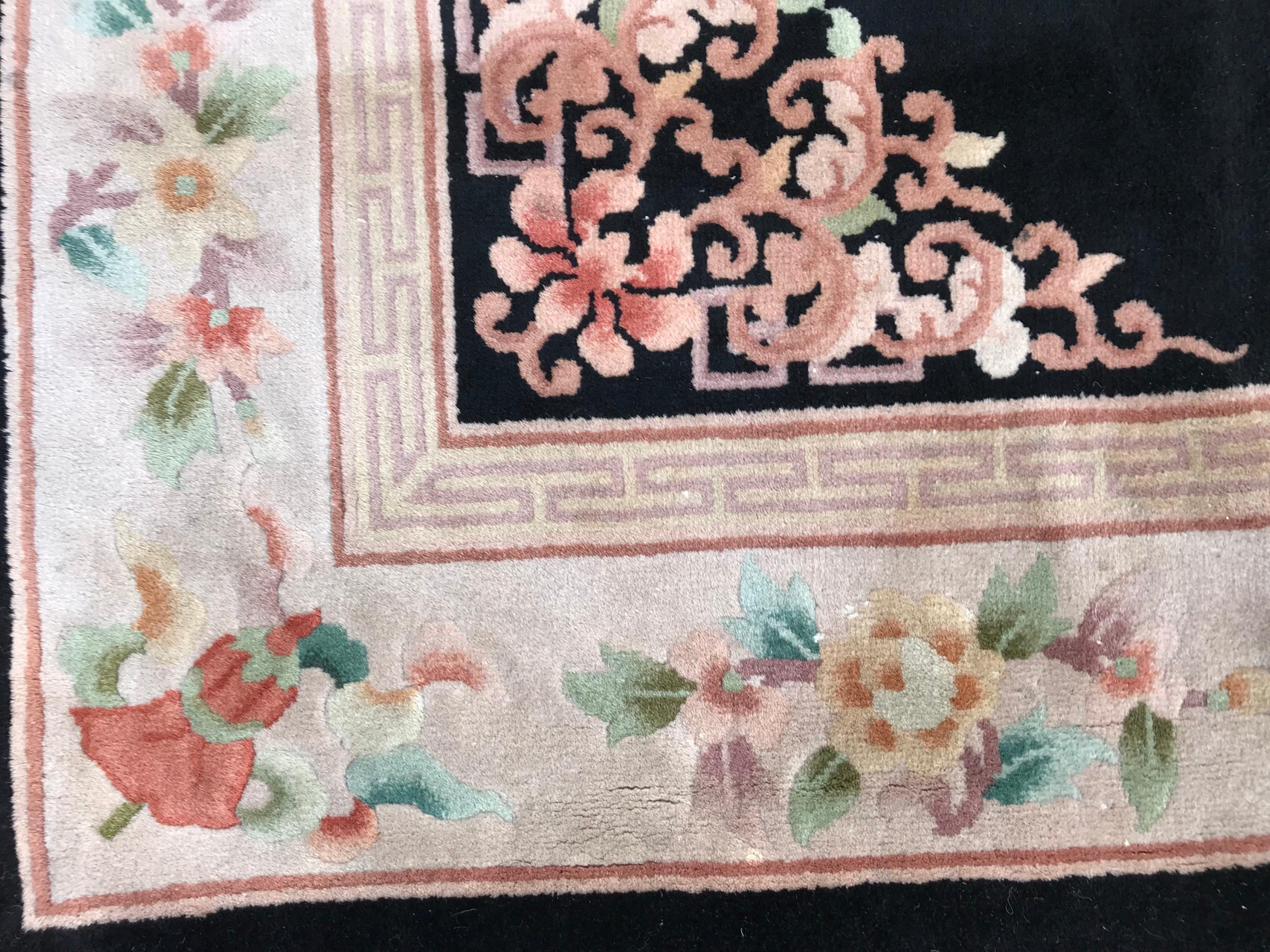 20ième siècle Bobyrug's Beautiful Large Vintage Chinese Black Field Rug (tapis de campagne chinois d'époque) en vente